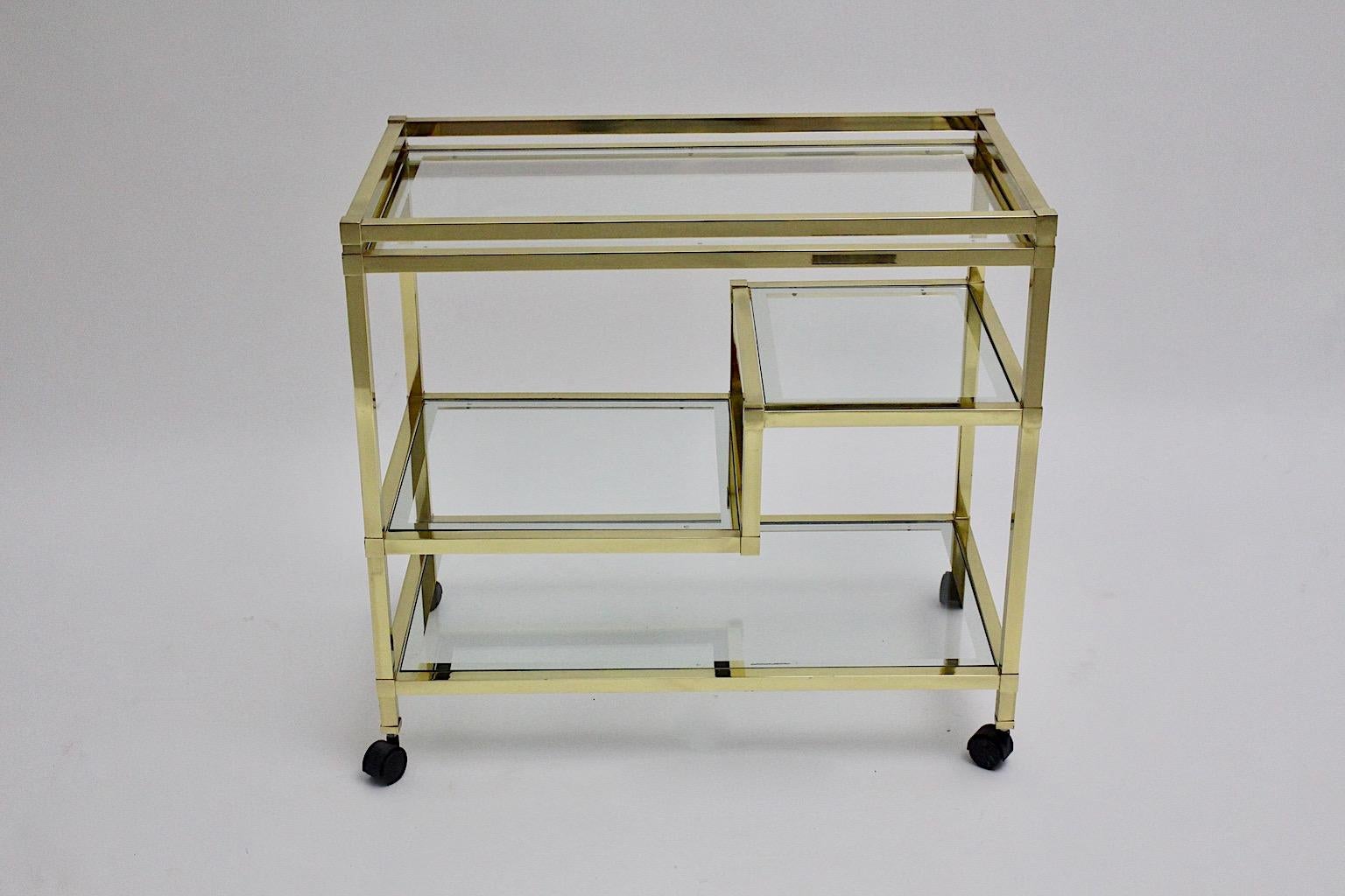 Carrito de Bar Modernista Geométrico Vintage Metal Dorado Cristal Años 70 Italia Italiano en venta