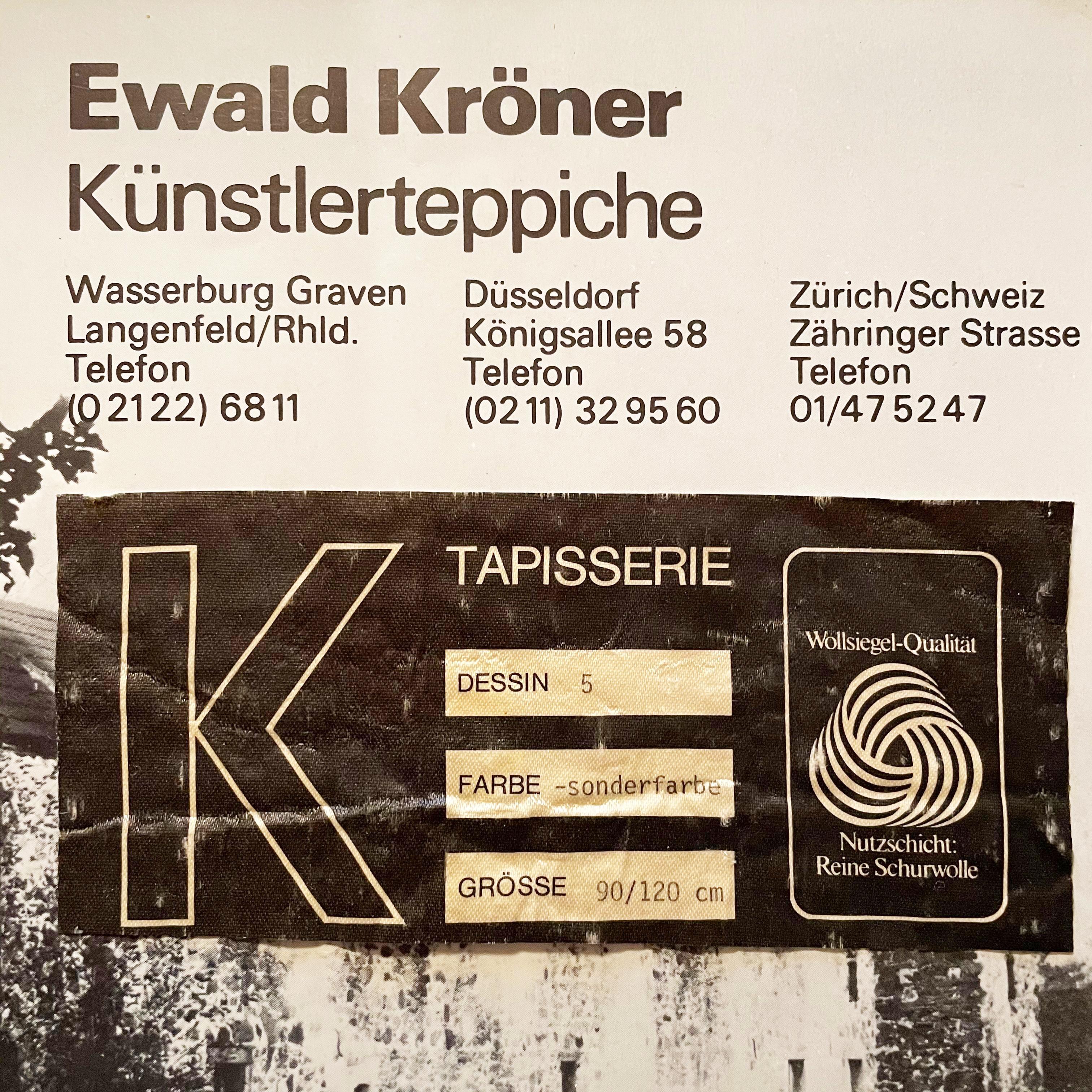 Article:

Wall rug


Decade:

1980s


Origin:

Germany


Producer:

K-Tapisserie, Germany (in the 1960s and 1970s Schloss Hackhausen, Germany)


Design:

Ewald Kröner


This rug is a great example of 1970s pop art interior.