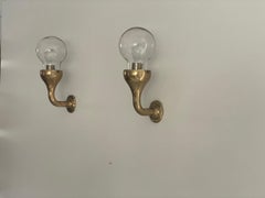 Modernistisches Paar Wandleuchter aus Glas und Messing, 1960er Jahre, Italien