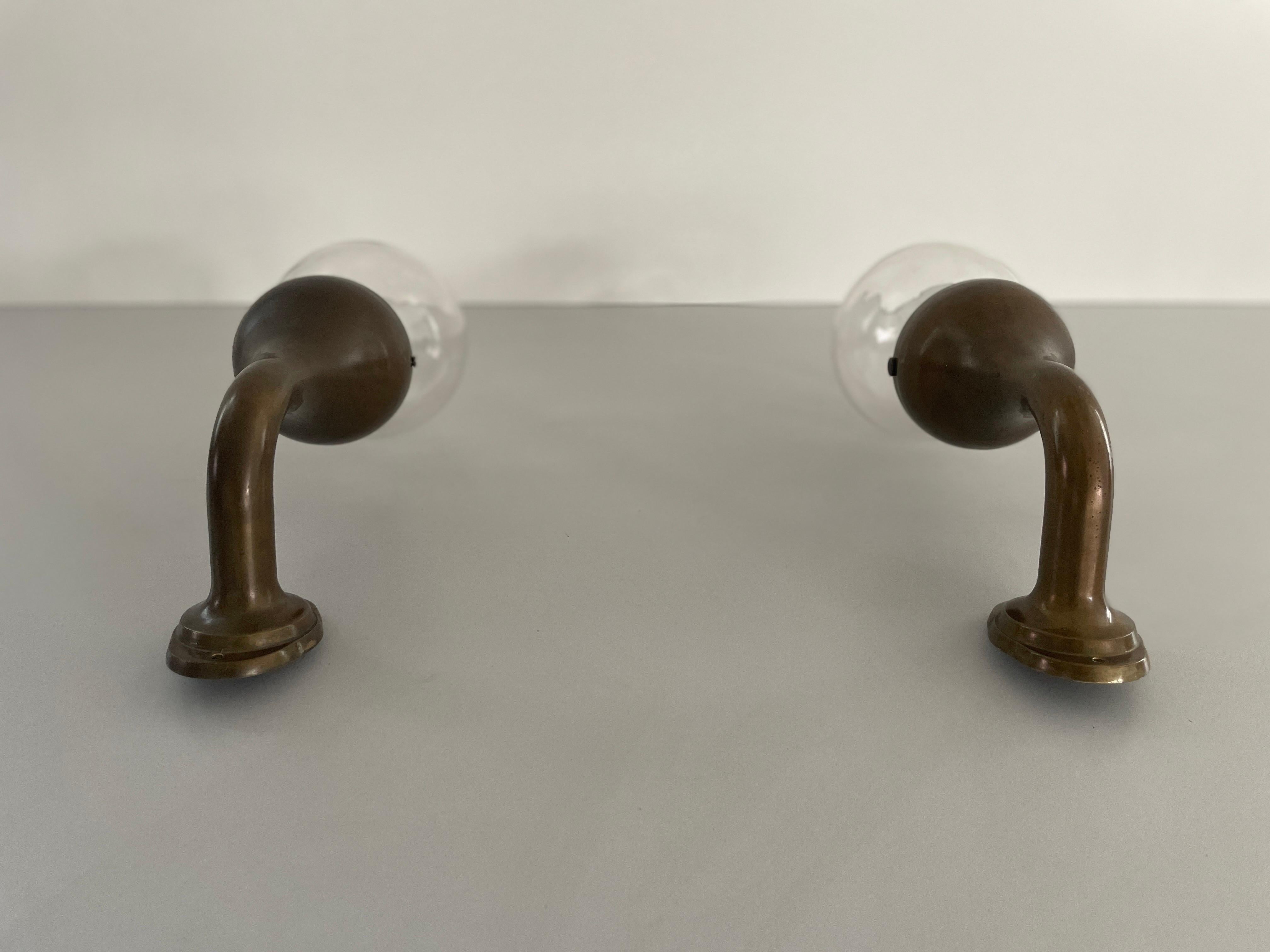 Modernist Glass and Bronze Body Pair of Sconces, 1960s, Italy In Excellent Condition For Sale In Hagenbach, DE
