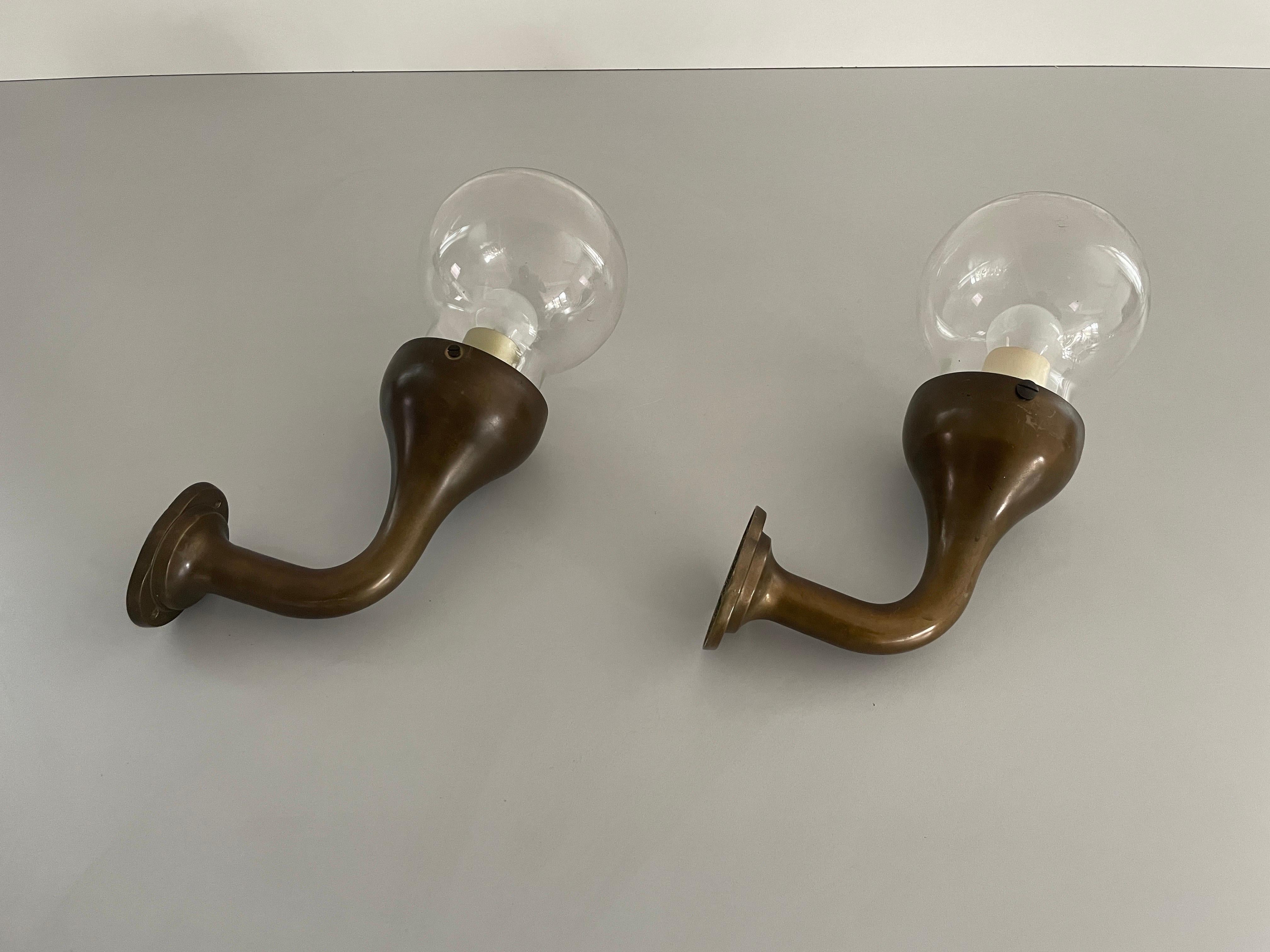 Modernist Glass and Bronze Body Pair of Sconces, 1960s, Italy For Sale 3