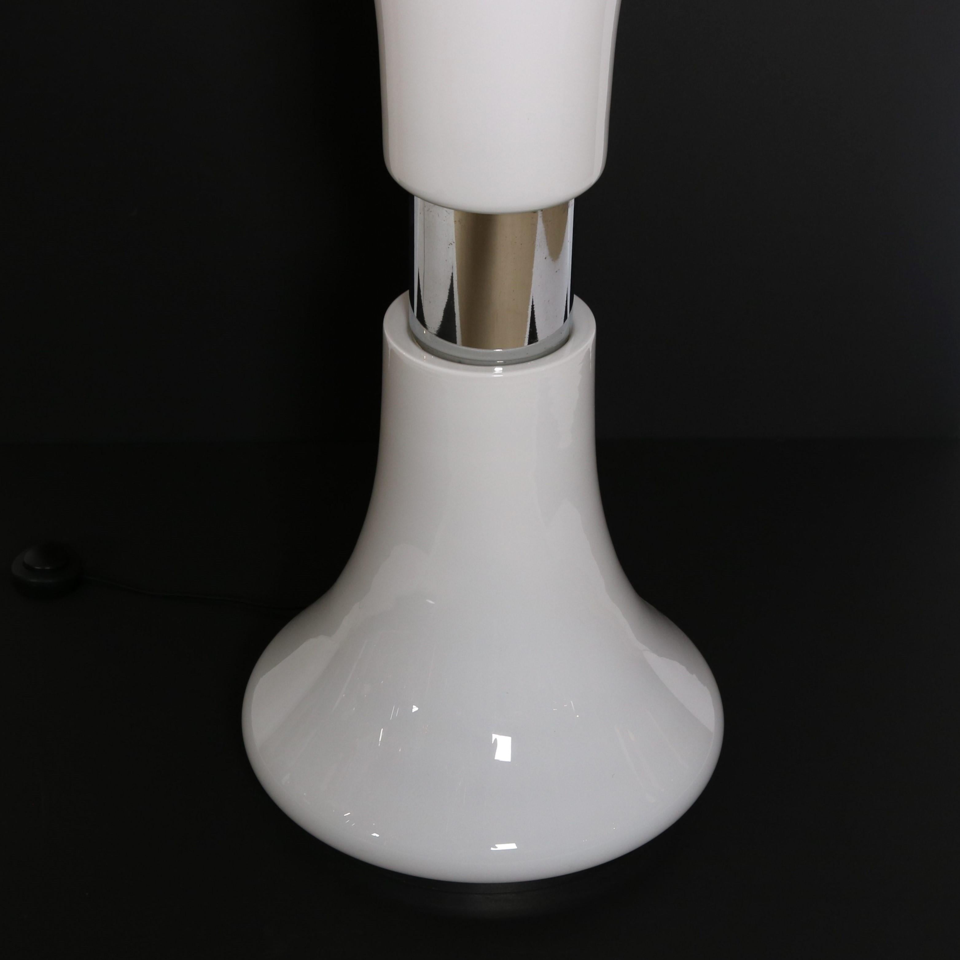 Lámpara de pie de cristal modernista finales del siglo XX en venta