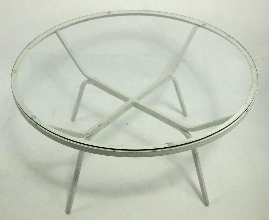 Modernist Glass Top Wrought Iron Patio Garden Table Attributed to Salterini In Good Condition In New York, NY