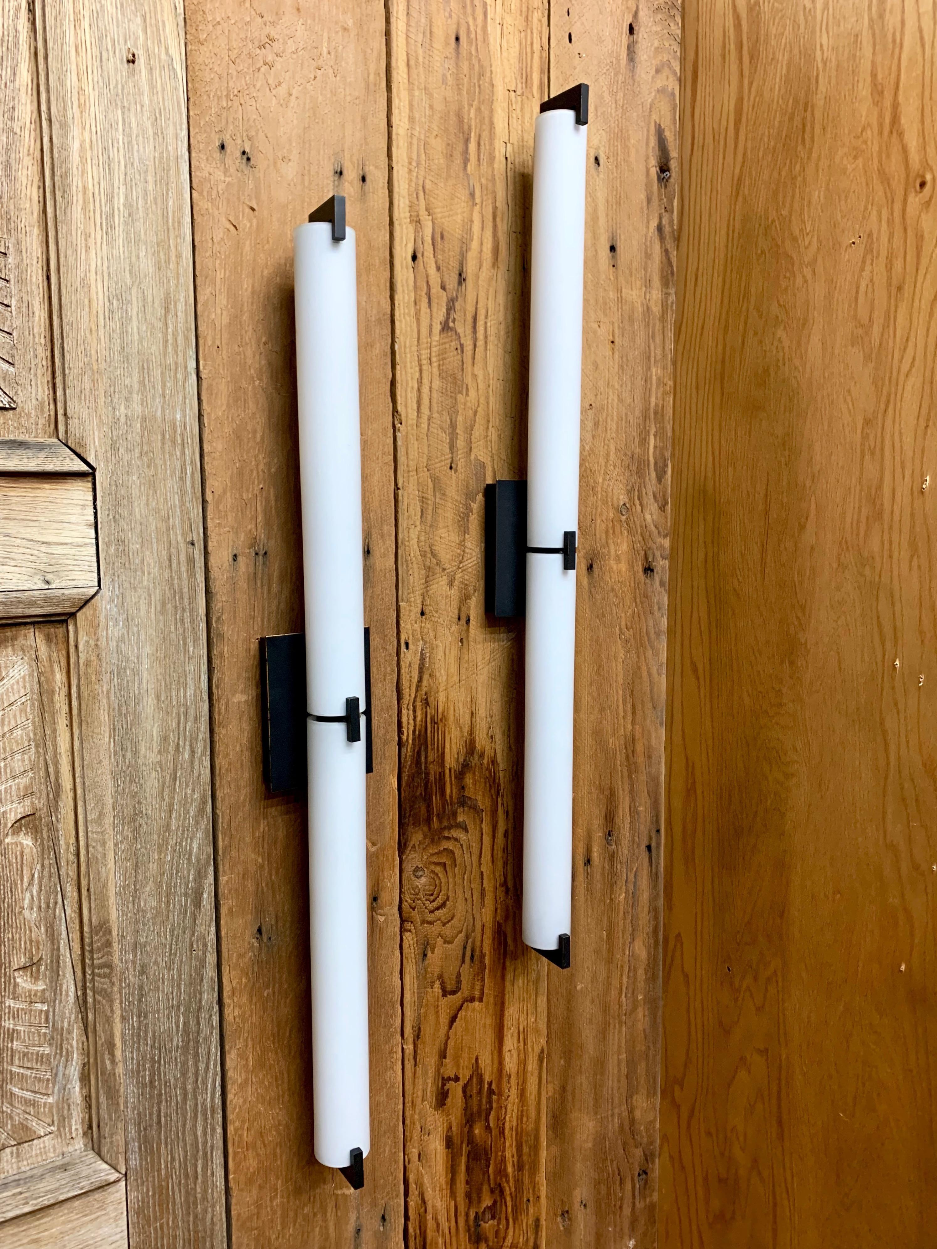 Lampade a tubo di vetro moderniste in vendita 1