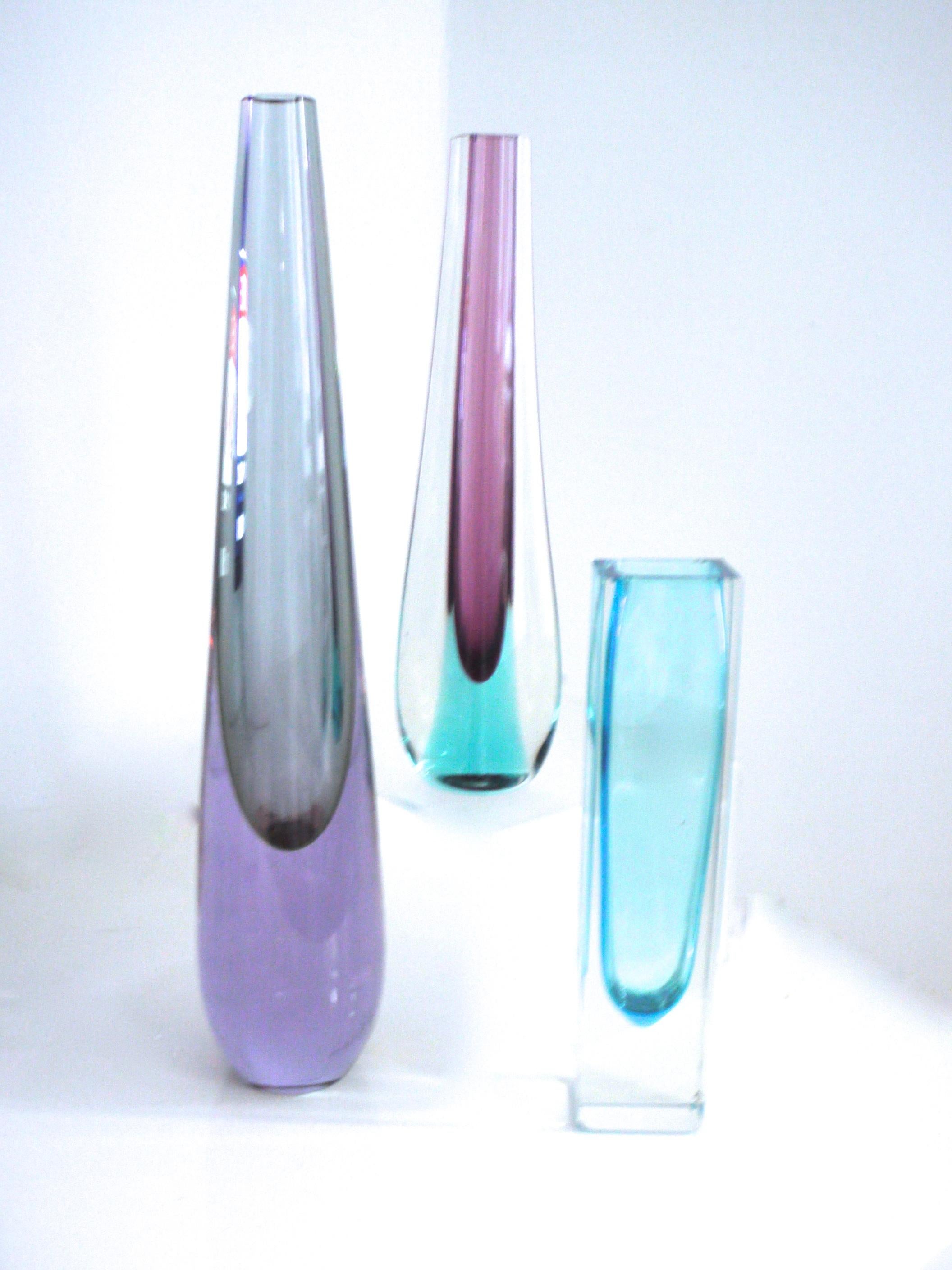 Modernist Glass Vases Murano Teardrop by Ferro and 'Block' Vase by Nuutajarvi For Sale 2