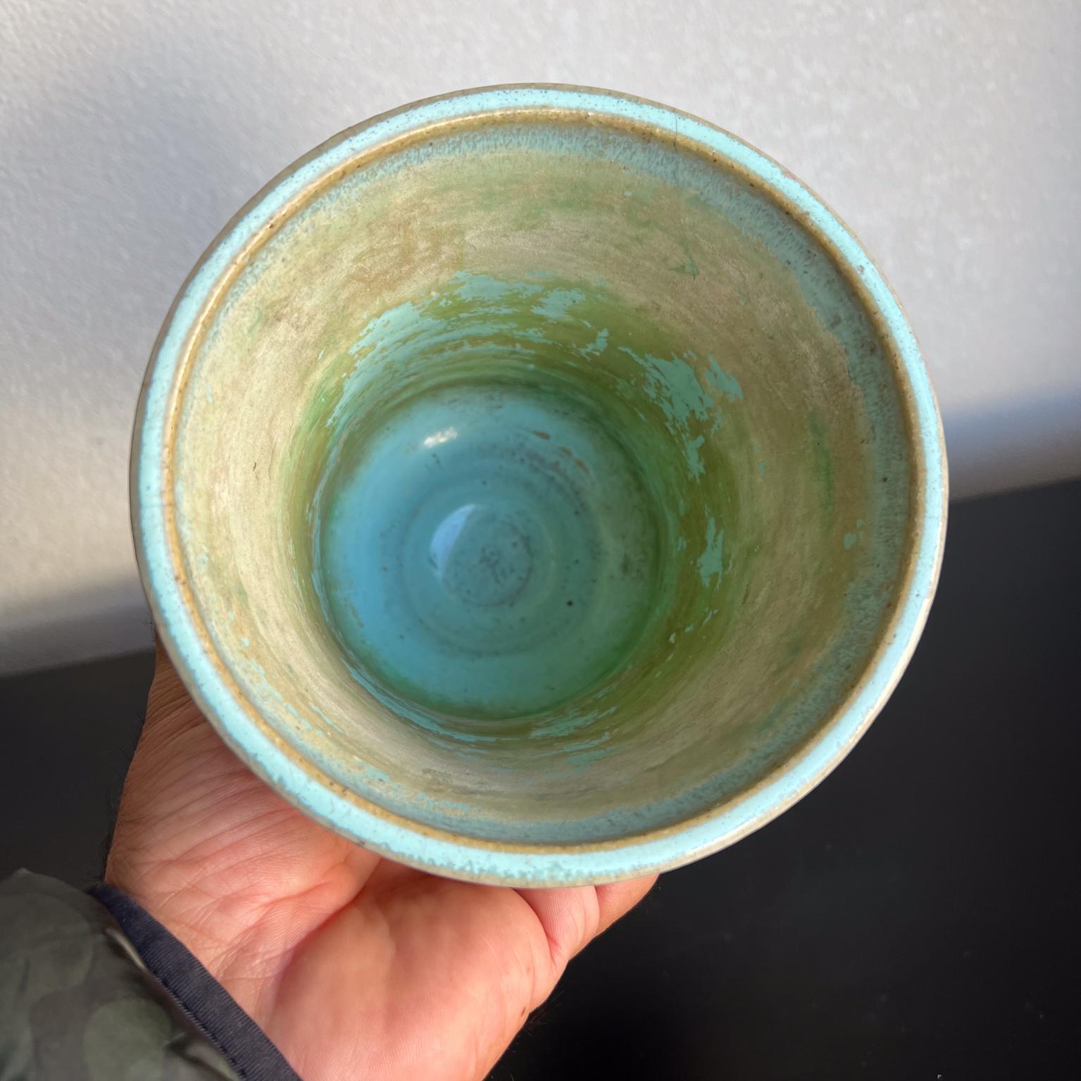 Vaso Modernista Italiano in ceramica d'arte smaltata Piccolo vaso da fioriera in vendita 4