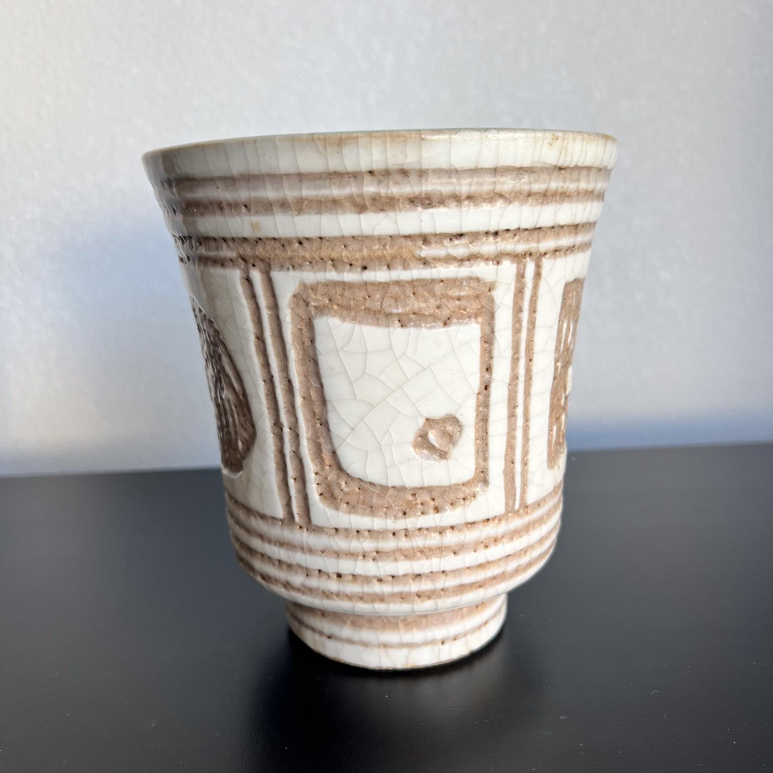 Mid-Century moderno Vaso Modernista Italiano in ceramica d'arte smaltata Piccolo vaso da fioriera in vendita