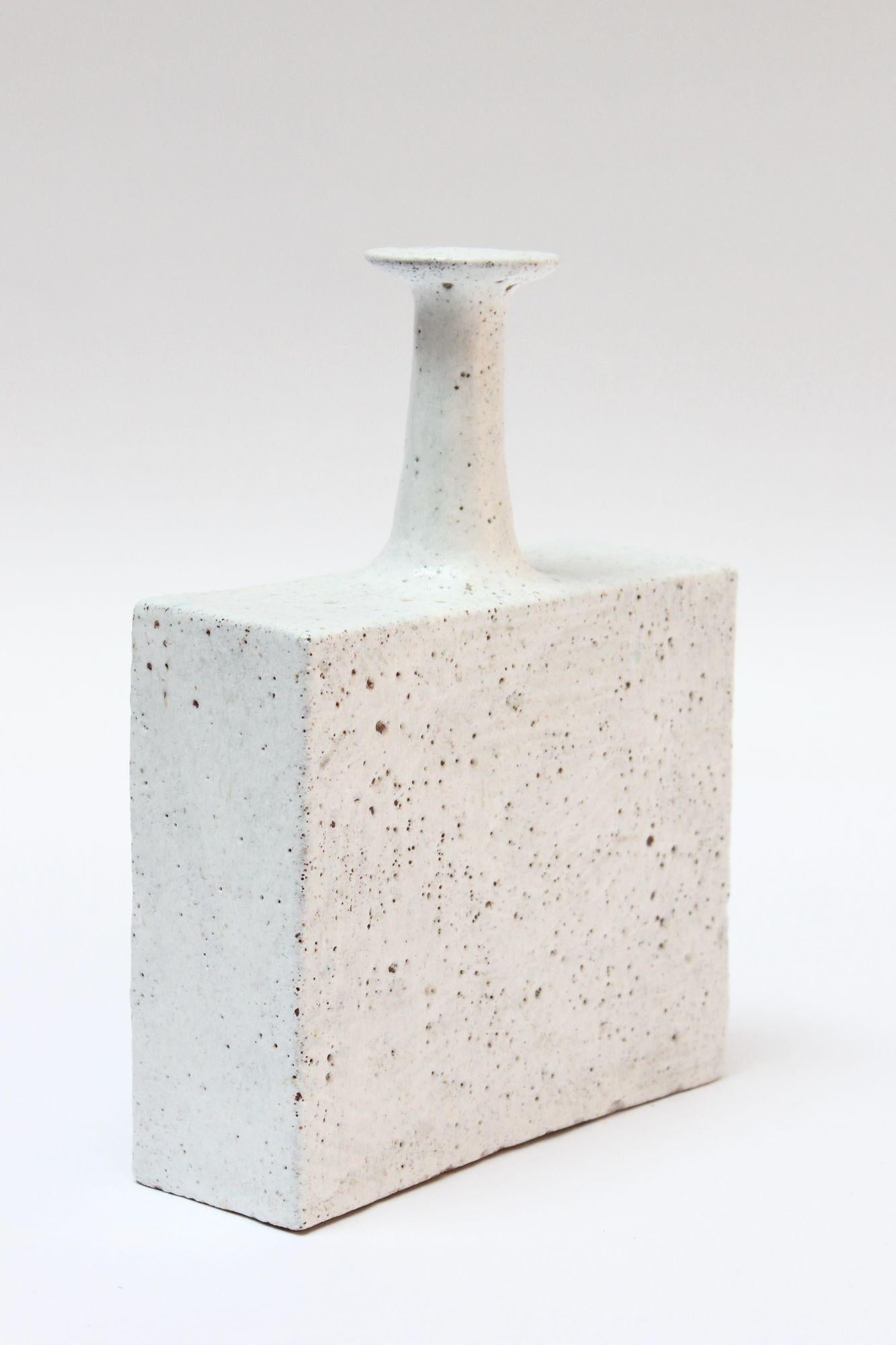 Modernistische Vase aus glasiertem Steingut von Bruno Gambone im Angebot 11