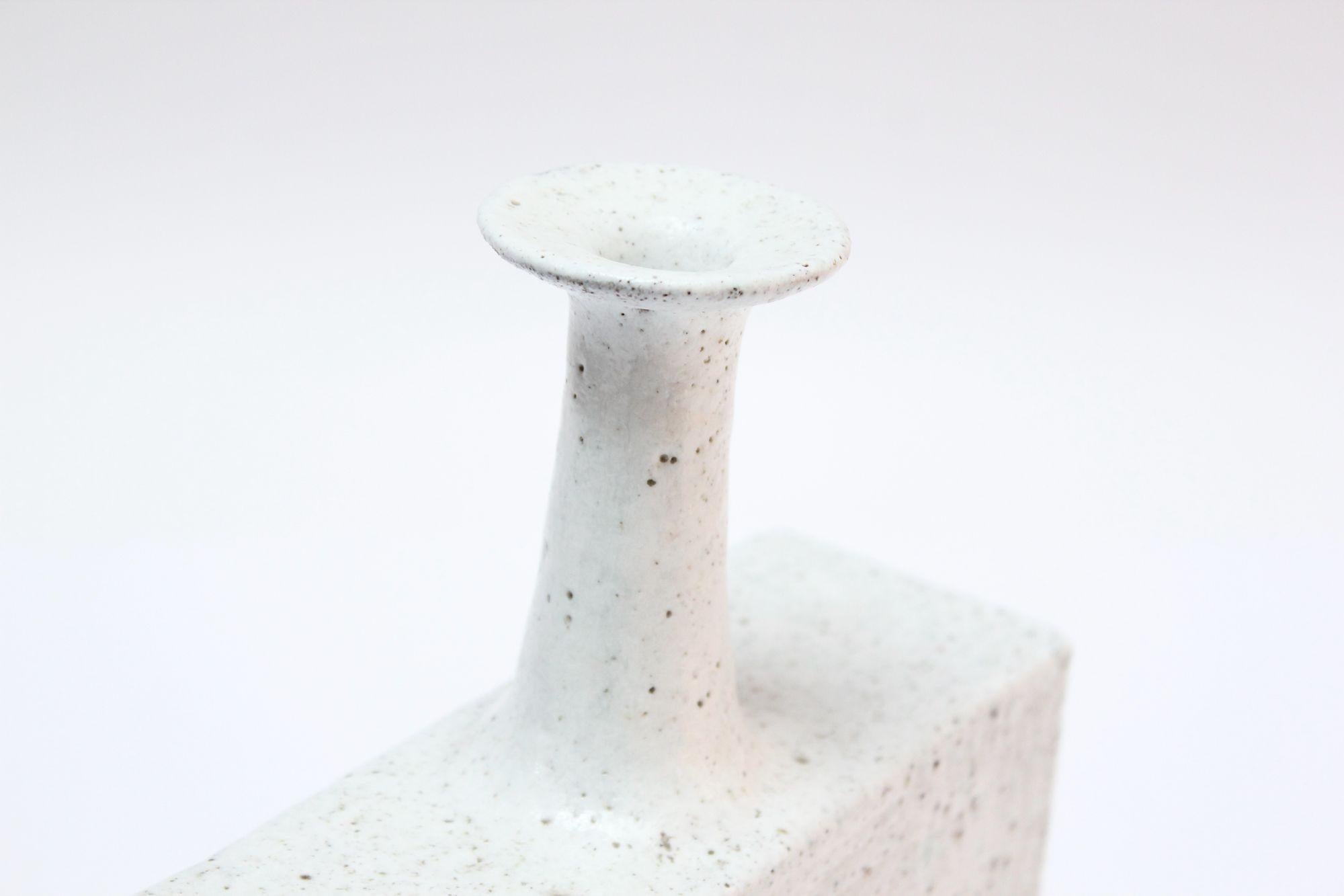 Modernistische Vase aus glasiertem Steingut von Bruno Gambone im Angebot 6