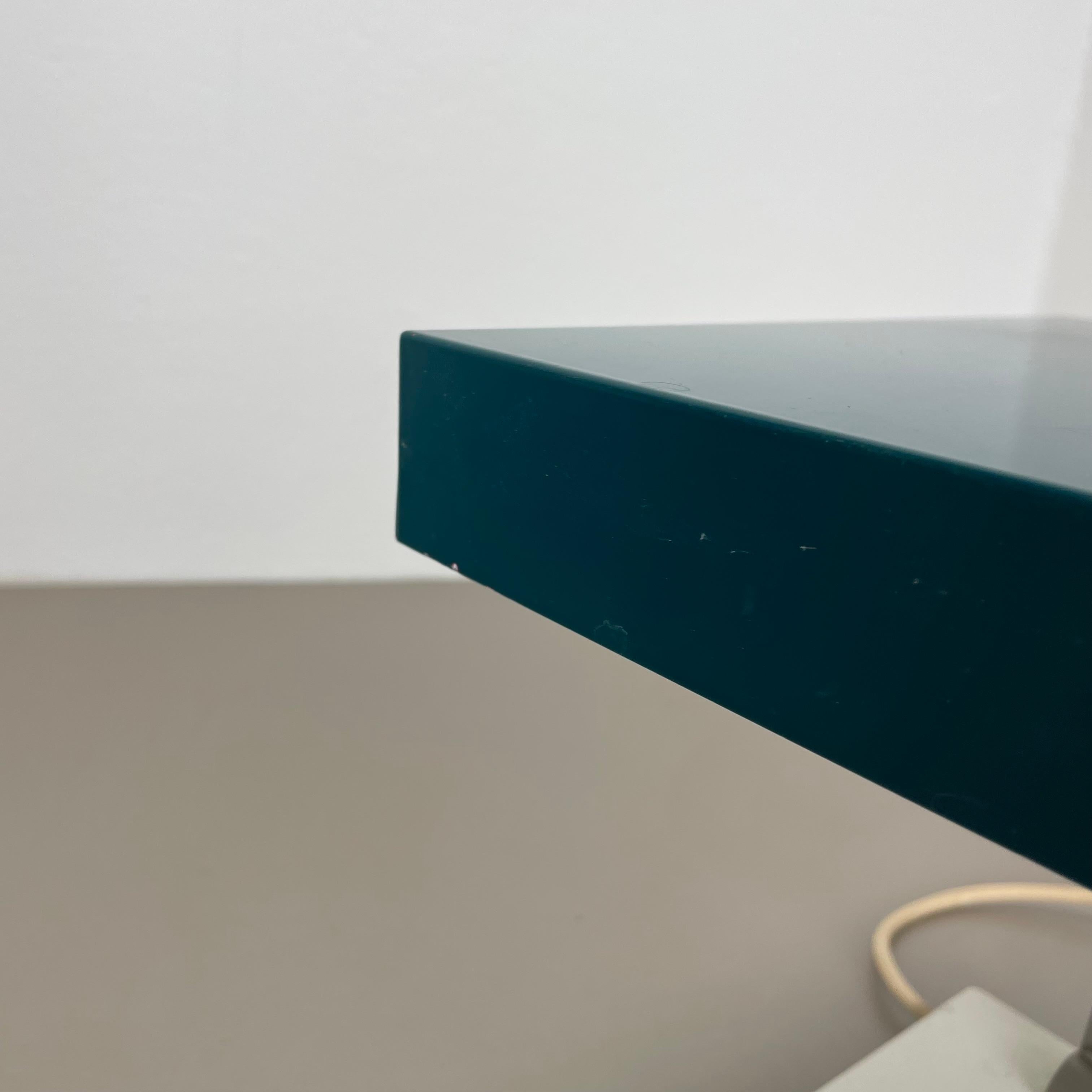 Lampada da tavolo cubica Sputnik verde modernista Kaiser Leuchten Lights, Germania, anni '70 in vendita 3