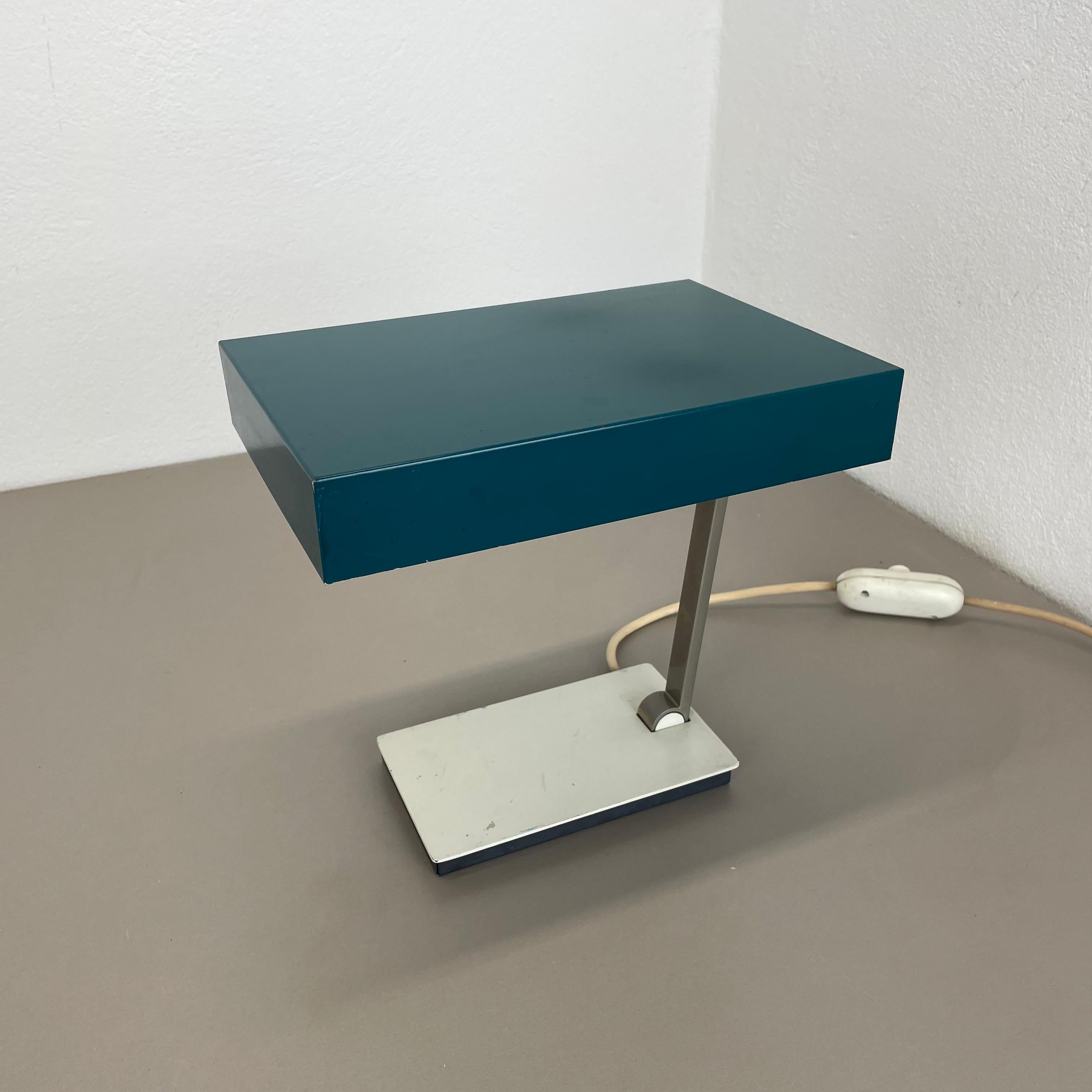 Bauhaus Lampada da tavolo cubica Sputnik verde modernista Kaiser Leuchten Lights, Germania, anni '70 in vendita