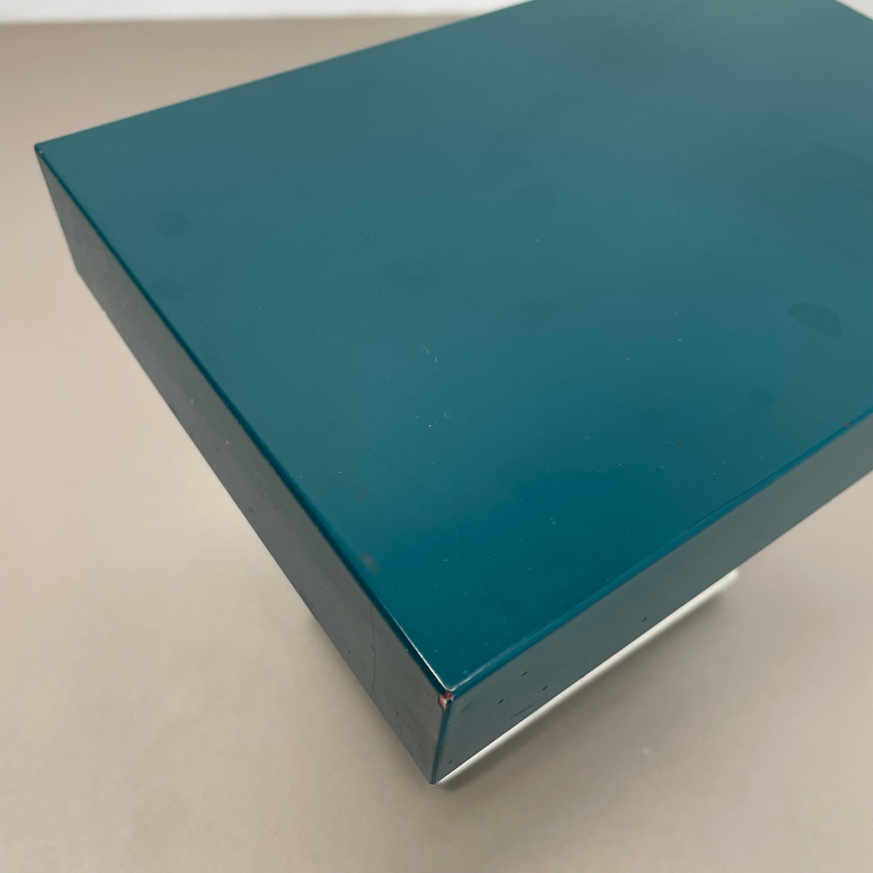 Lámpara de sobremesa modernista verde Cubic Sputnik Kaiser Leuchten Lights, años 70 Alemania en venta 1