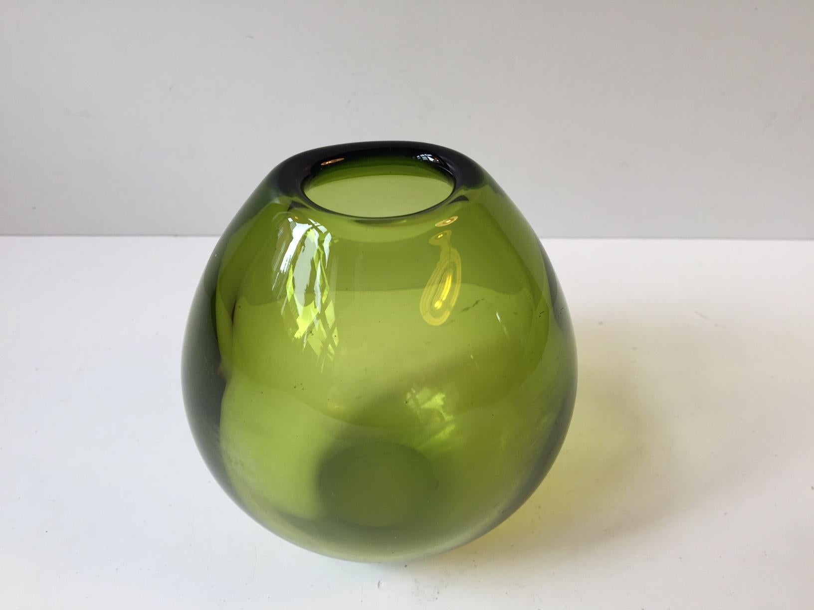 Danish Modernist Green Teardrop Vase by Per Lütken for Holmegaard, 1960s