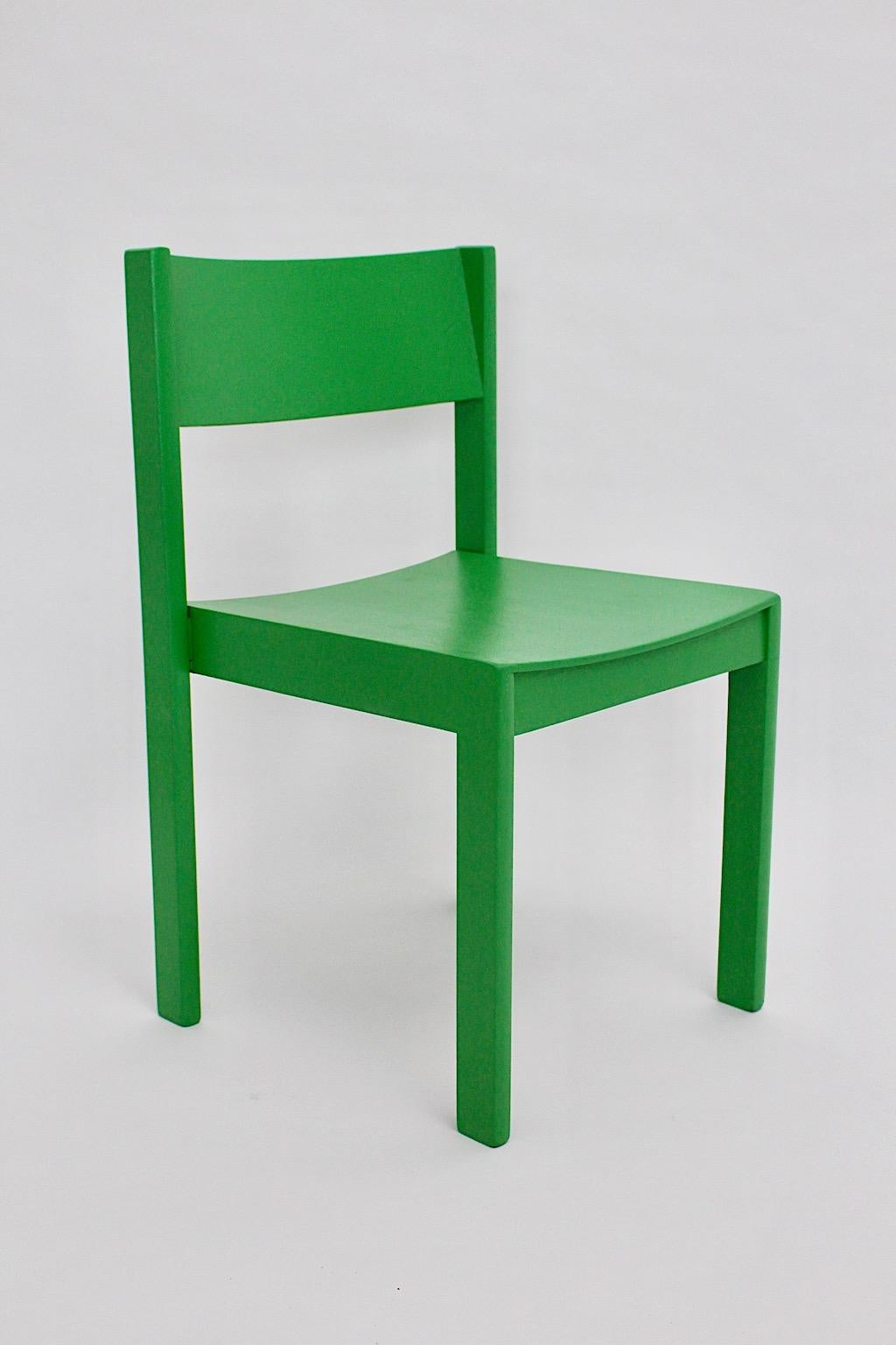 Modernist Green Vintage Beech Stackable Dining Chairs 1950s Austria In Good Condition For Sale In Vienna, AT