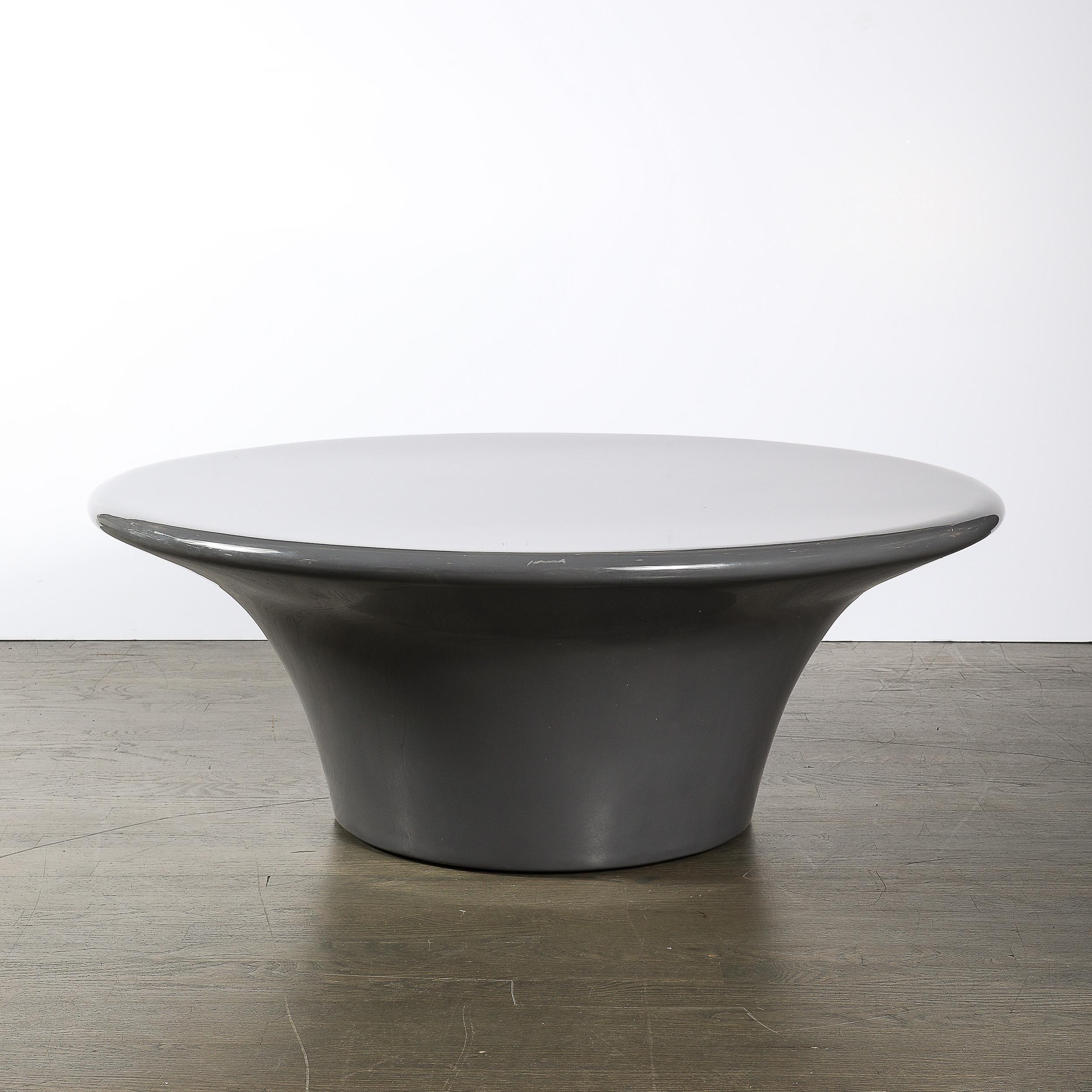 Modernist Grey Lacquer Curvilinear Sculptural Cocktail Table In Excellent Condition For Sale In New York, NY