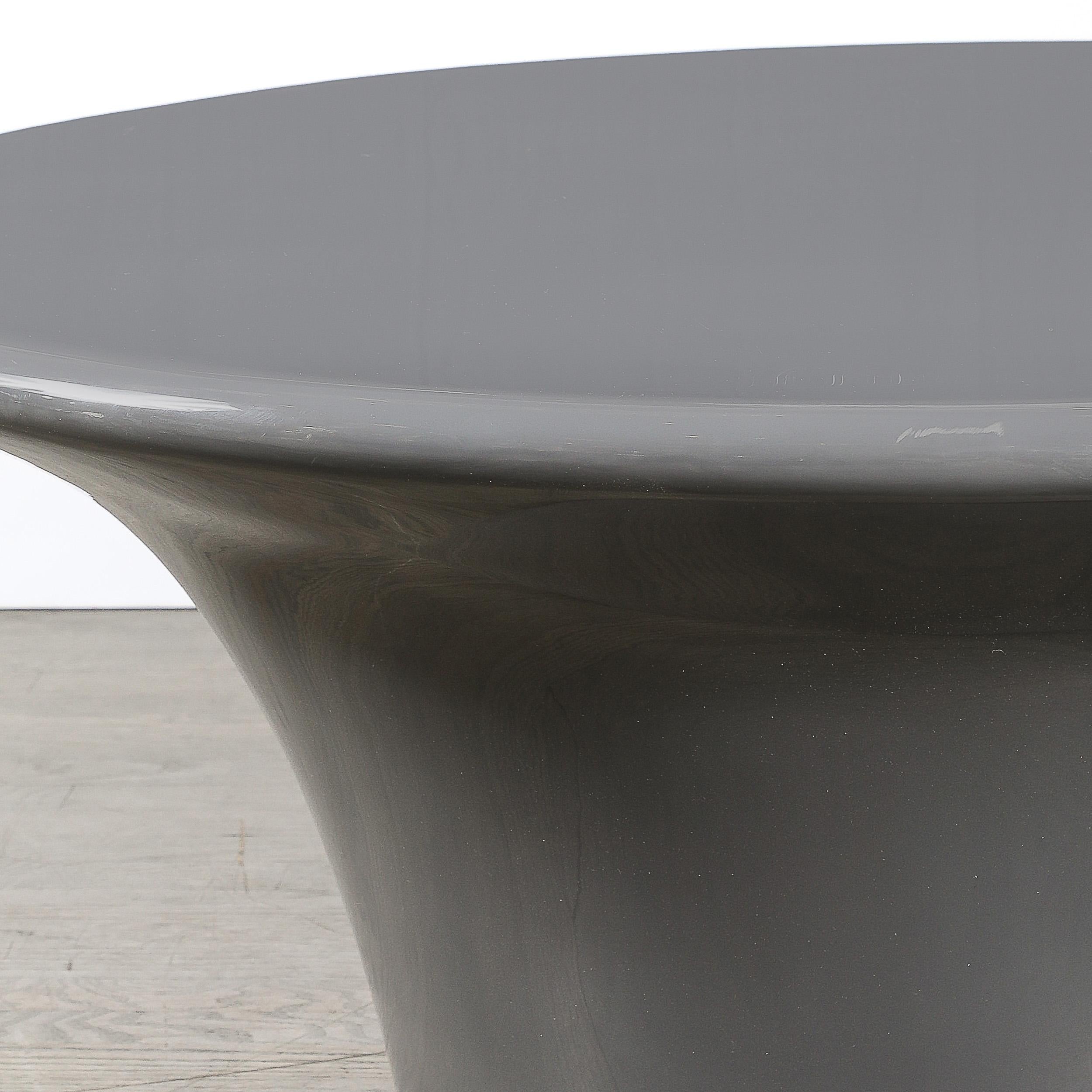 Modernist Grey Lacquer Curvilinear Sculptural Cocktail Table For Sale 4