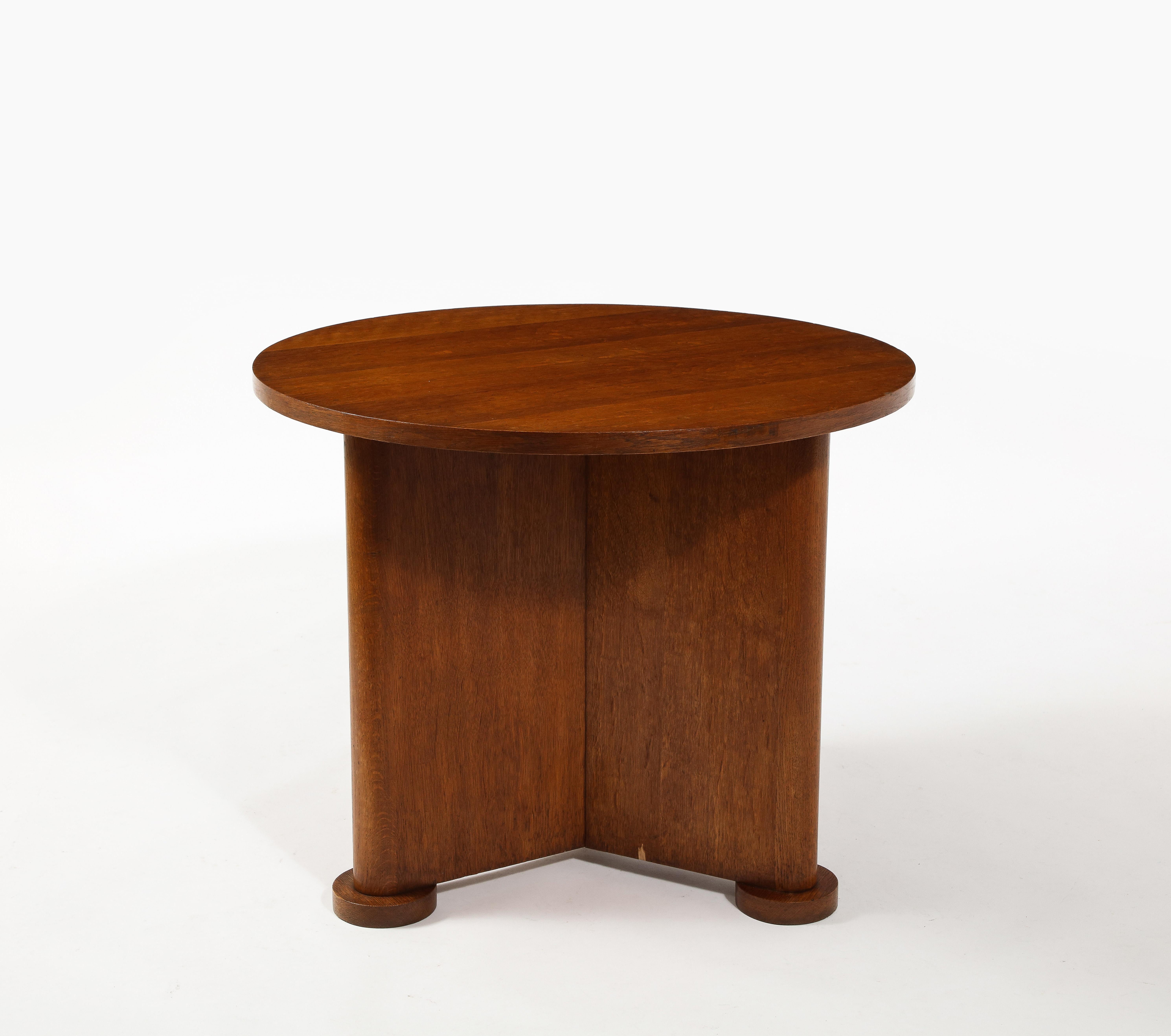 Round Oak Modernized Art Deco Gueridon Side Table, France 1940's In Good Condition For Sale In New York, NY