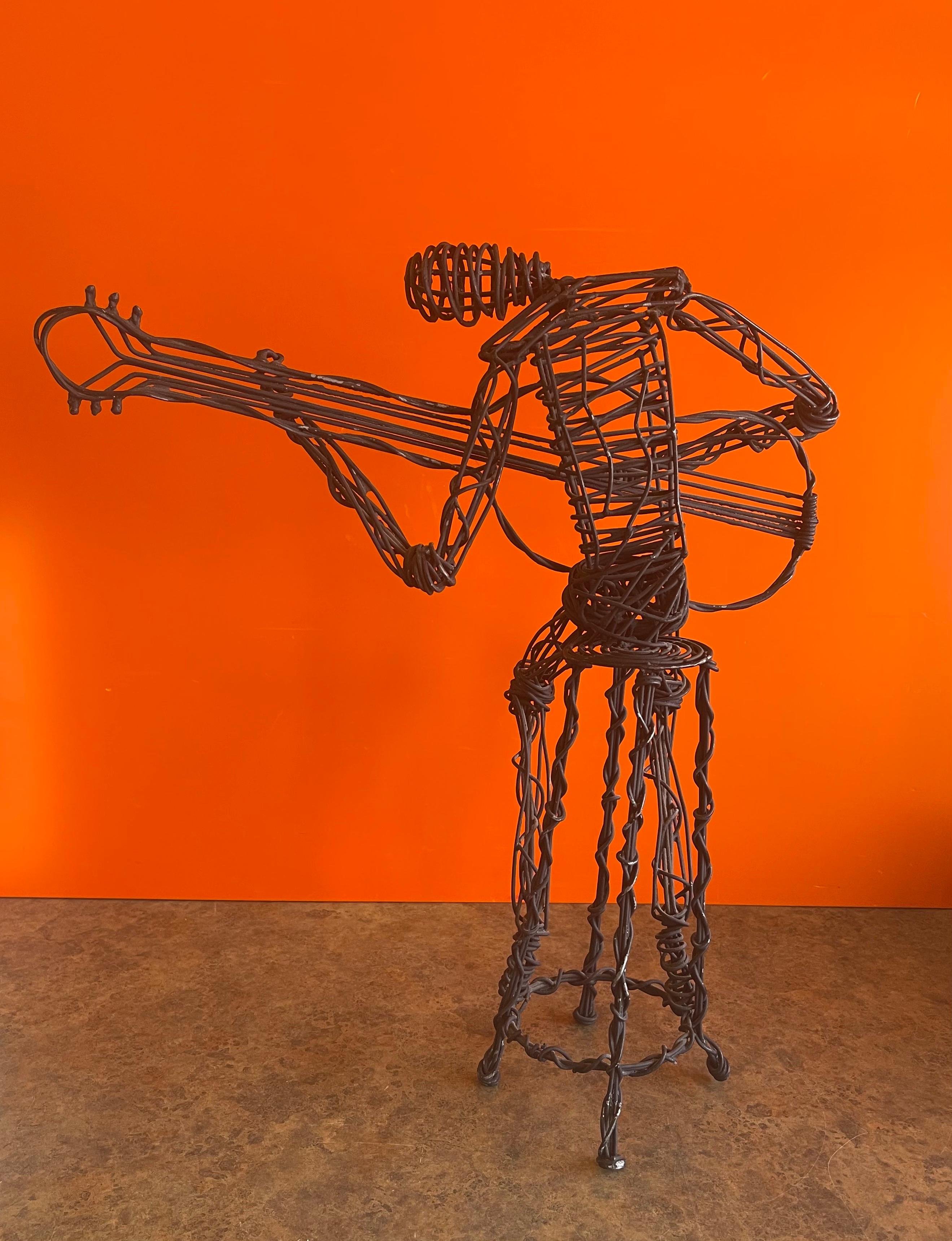 Modernist Guitar Musician Metal Wire Sculpture In Good Condition In San Diego, CA