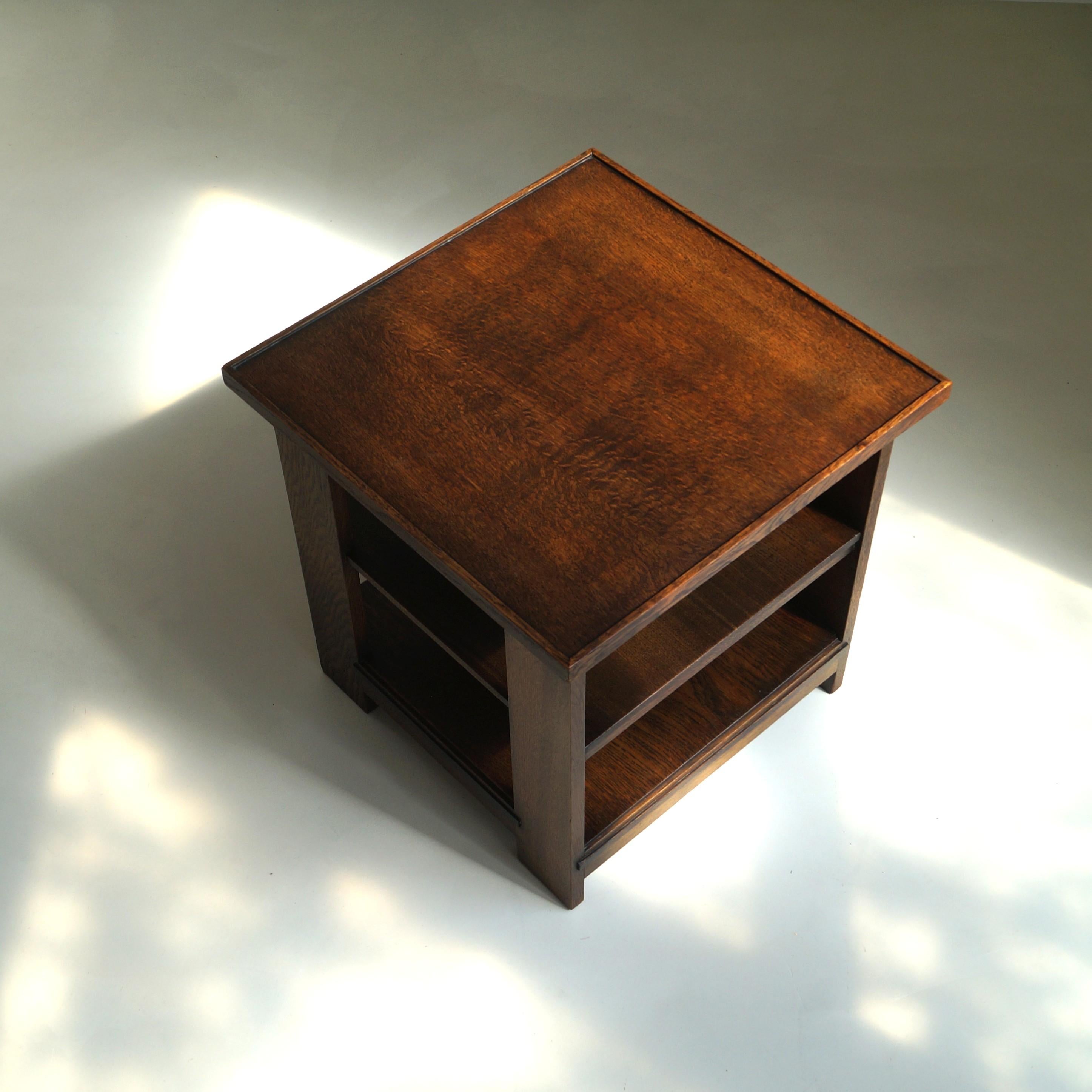 Table d'appoint moderniste à trois niveaux de l'école de Haagse par L.O.V. Oosterbeek, années 1920 en vente 3