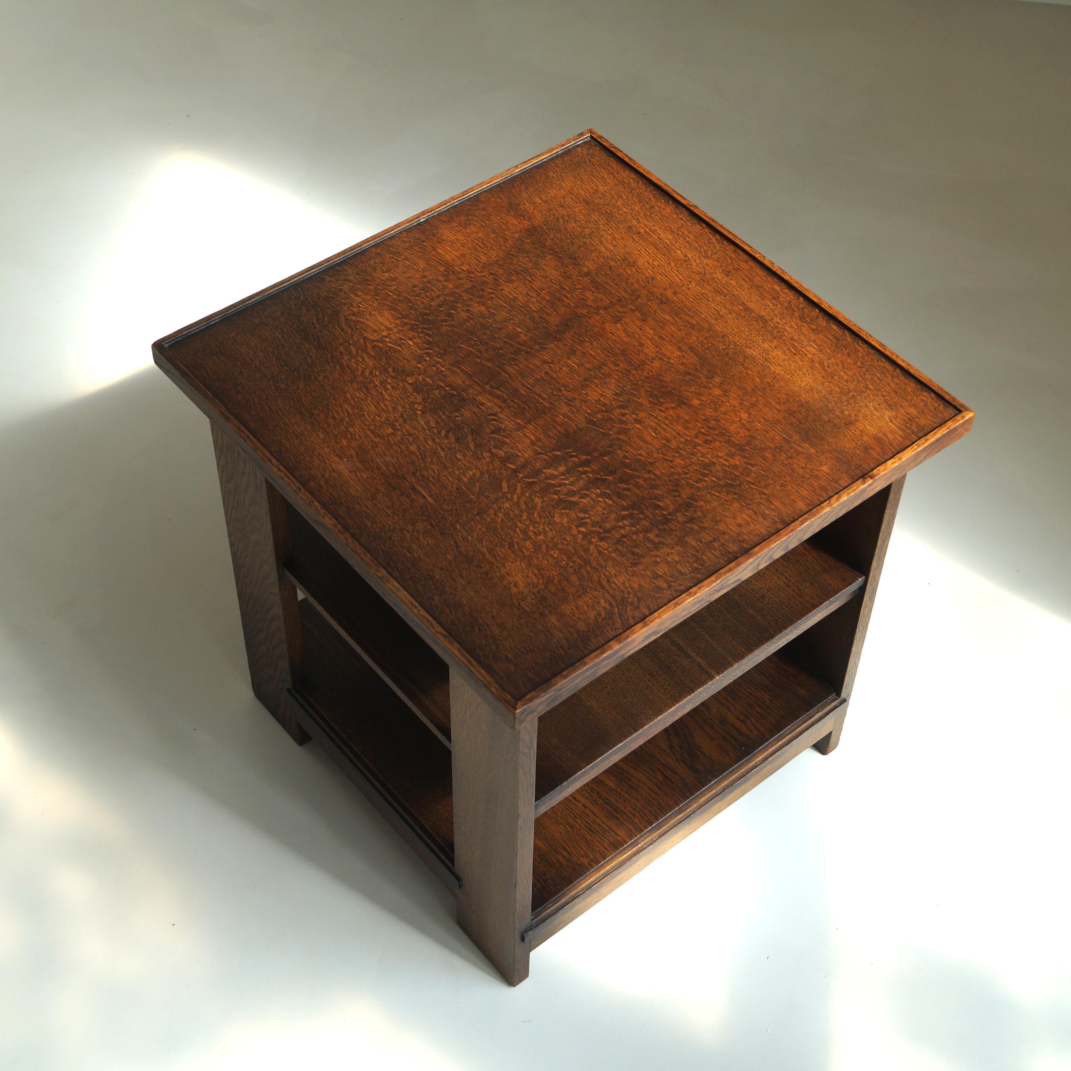 Table d'appoint moderniste à trois niveaux de l'école de Haagse par L.O.V. Oosterbeek, années 1920 en vente 4