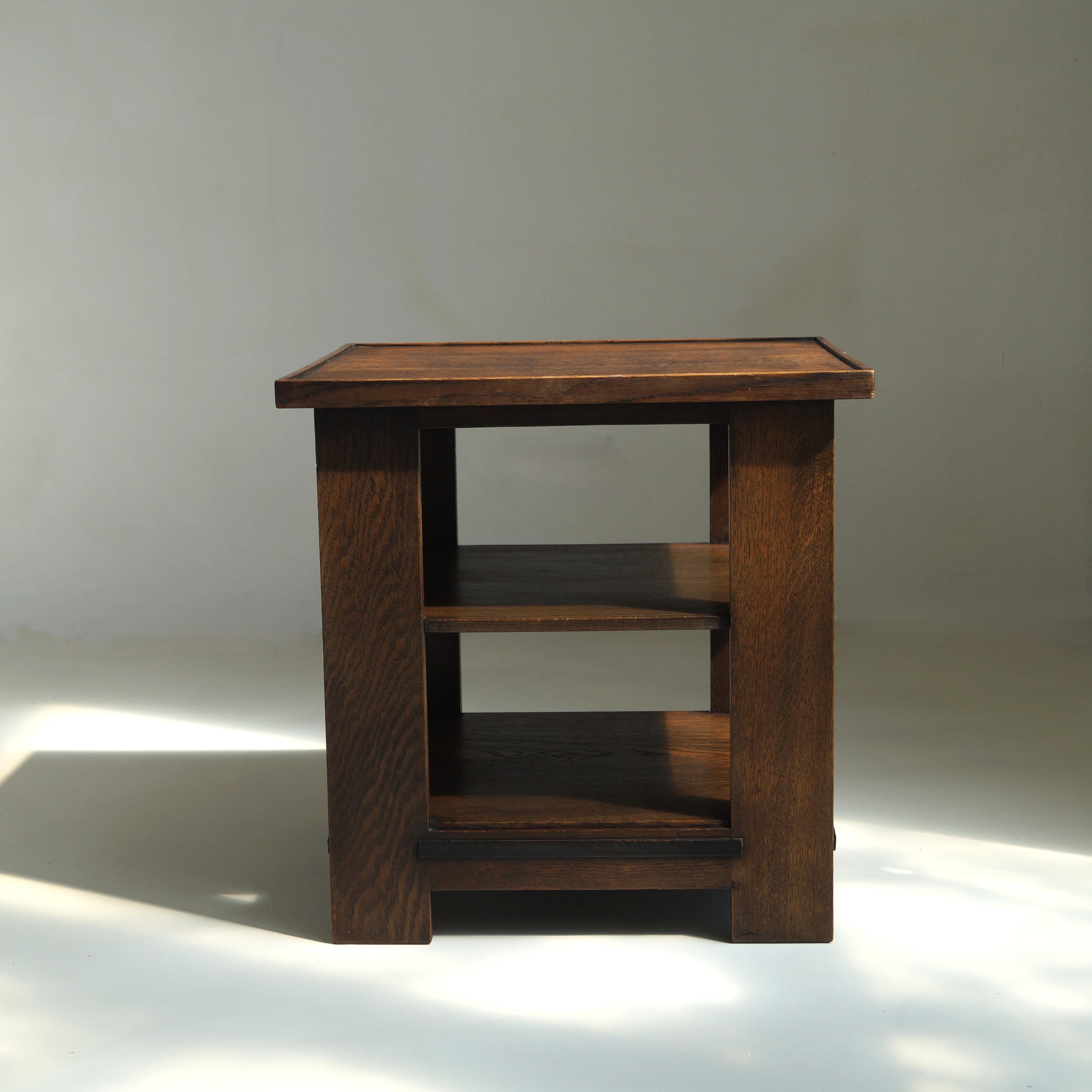 Table d'appoint moderniste à trois niveaux de l'école de Haagse par L.O.V. Oosterbeek, années 1920 en vente 7