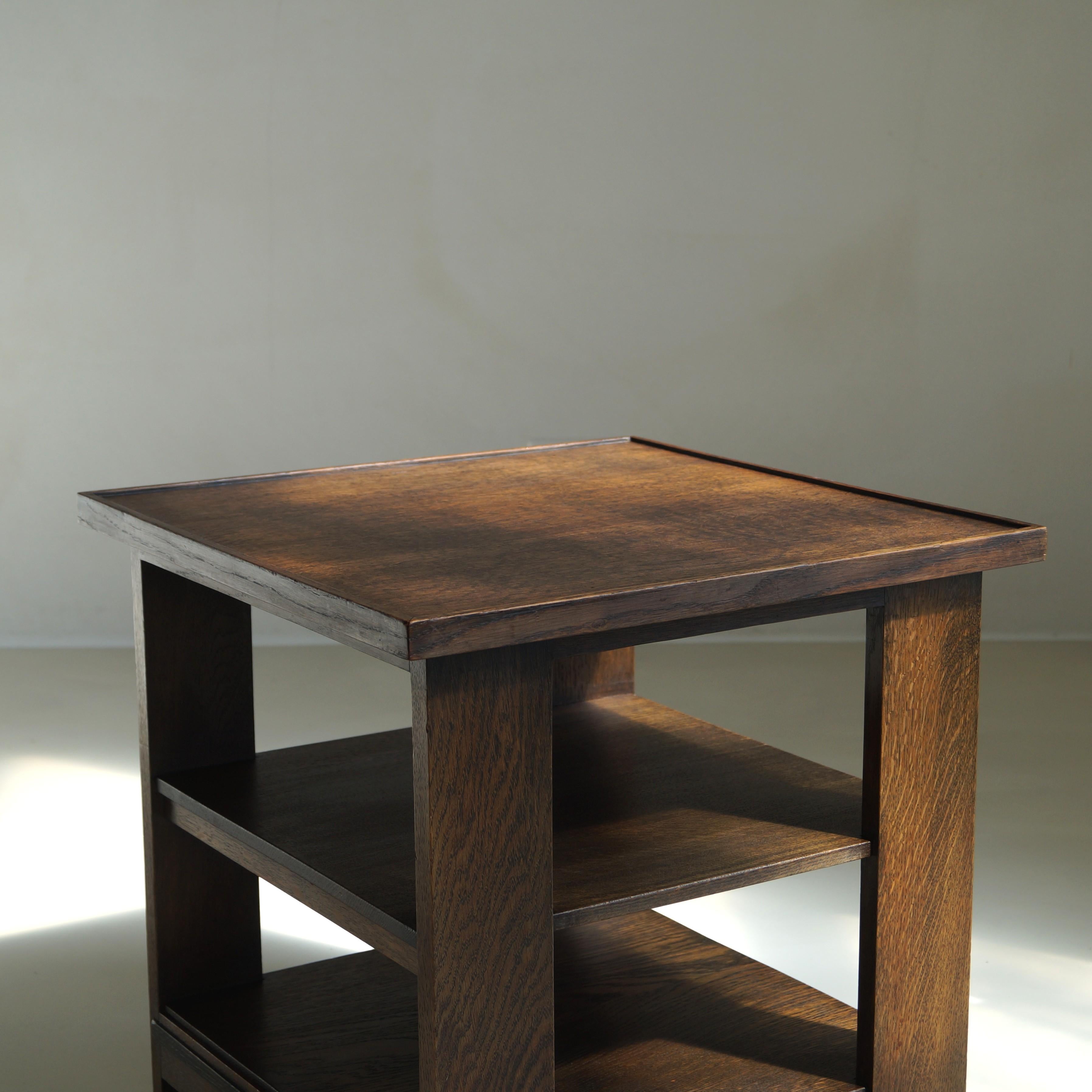 Table d'appoint moderniste à trois niveaux de l'école de Haagse par L.O.V. Oosterbeek, années 1920 en vente 10