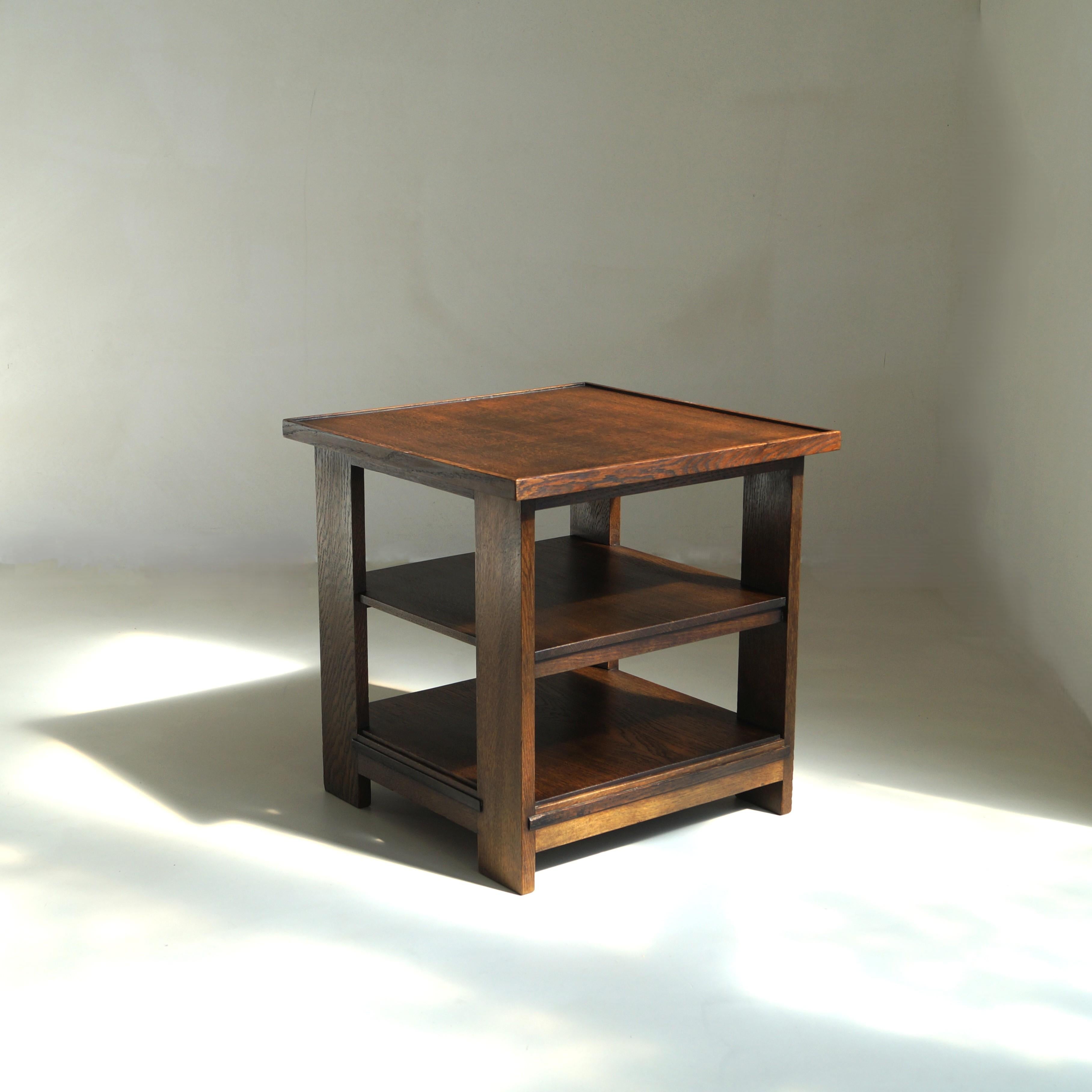Néerlandais Table d'appoint moderniste à trois niveaux de l'école de Haagse par L.O.V. Oosterbeek, années 1920 en vente