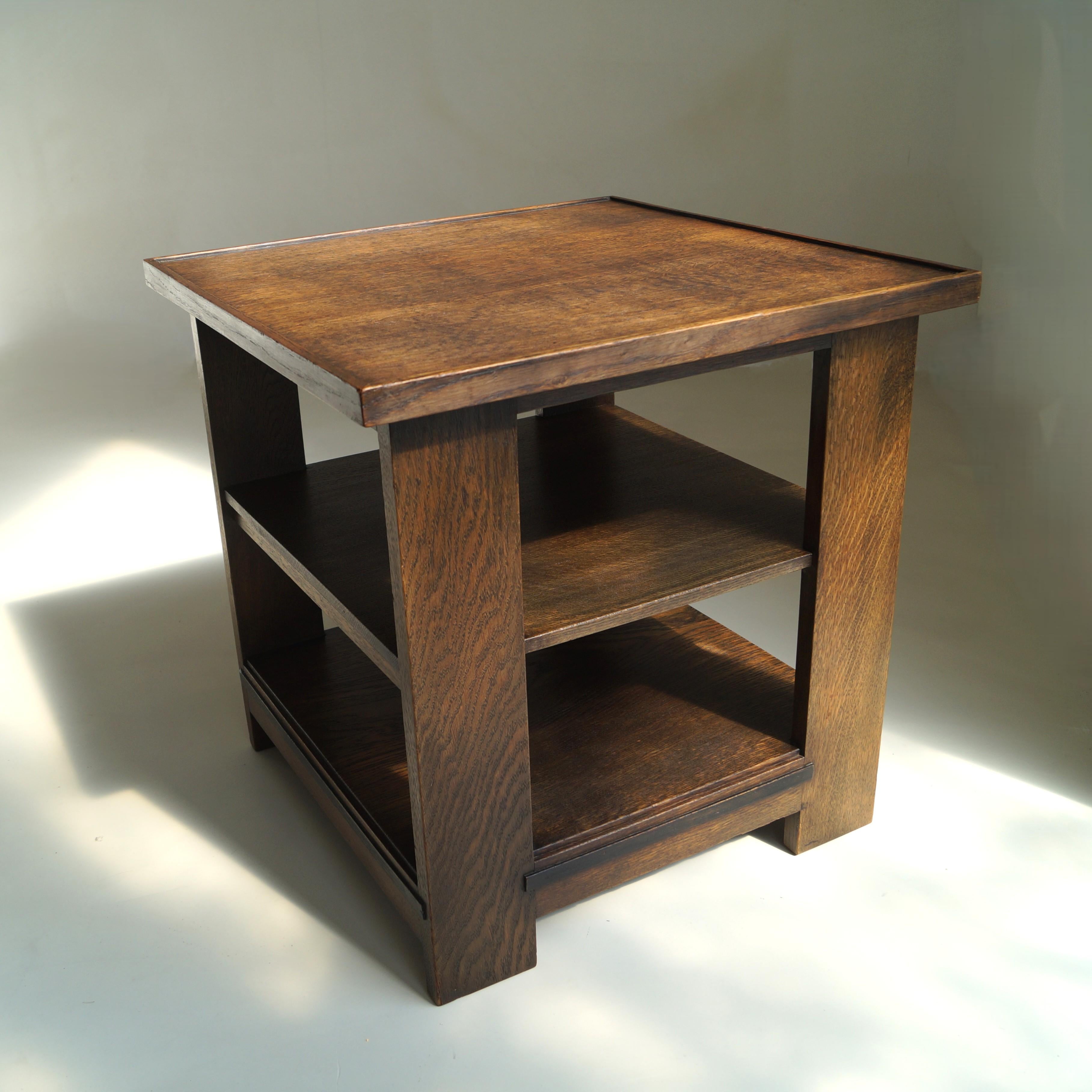Fait main Table d'appoint moderniste à trois niveaux de l'école de Haagse par L.O.V. Oosterbeek, années 1920 en vente