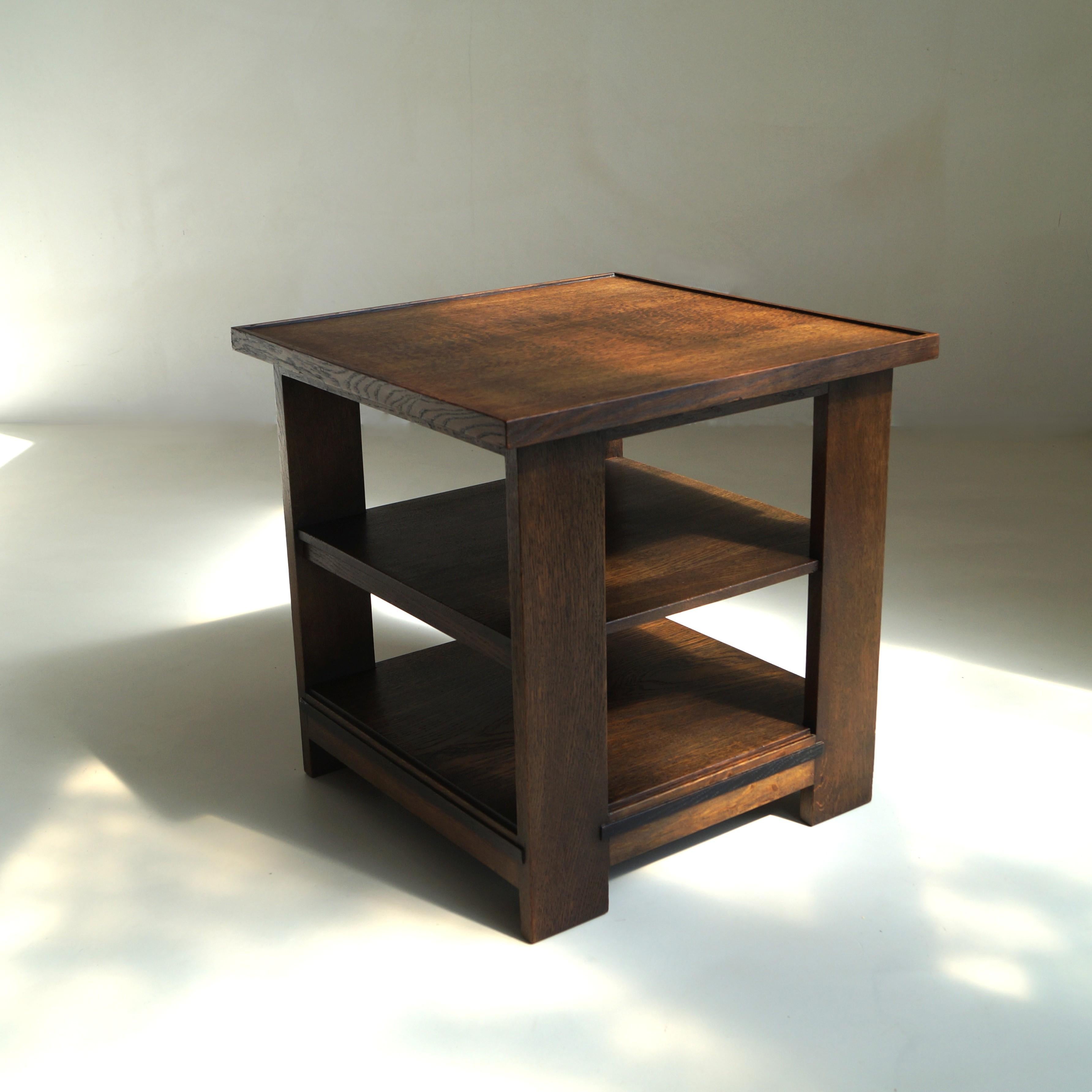 Table d'appoint moderniste à trois niveaux de l'école de Haagse par L.O.V. Oosterbeek, années 1920 en vente 1