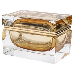 Boîte moderniste en verre de Murano ambré soufflé à la main avec raccords en laiton