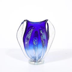Vase moderniste en verre d'art soufflé à la bouche en cobalt et outremer signé Will Dexter