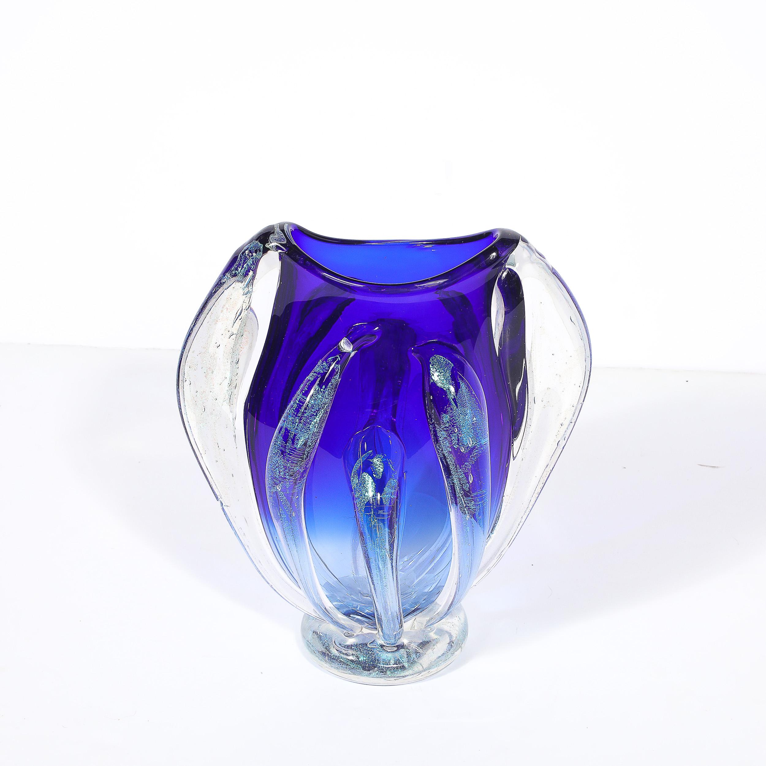 Modernistische Vase aus mundgeblasenem Kunstglas in Kobalt und Ultramarin signiert Will Dexter (Moderne) im Angebot