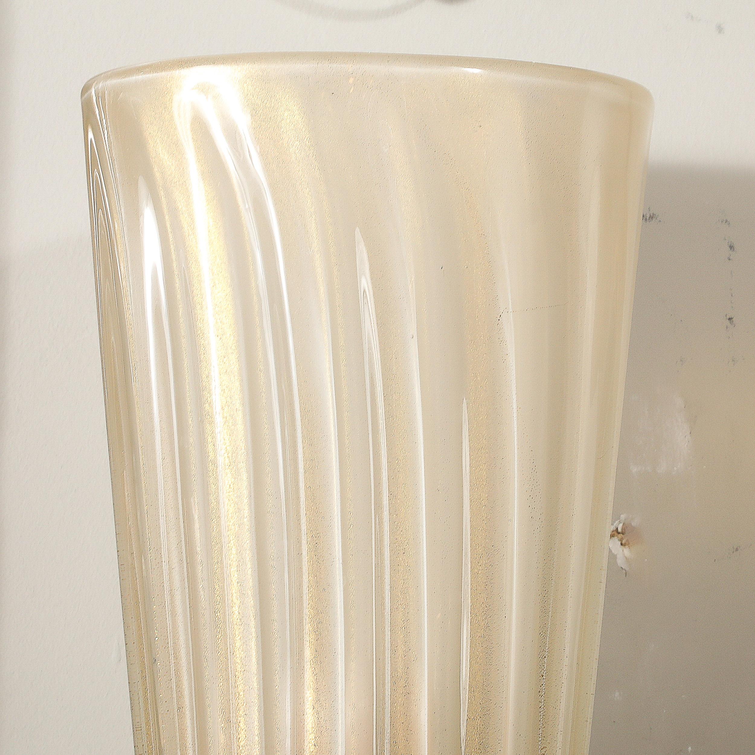 Applique moderniste in vetro di Murano soffiato a mano e ottone con scanalature in oro 24 carati in vendita 5