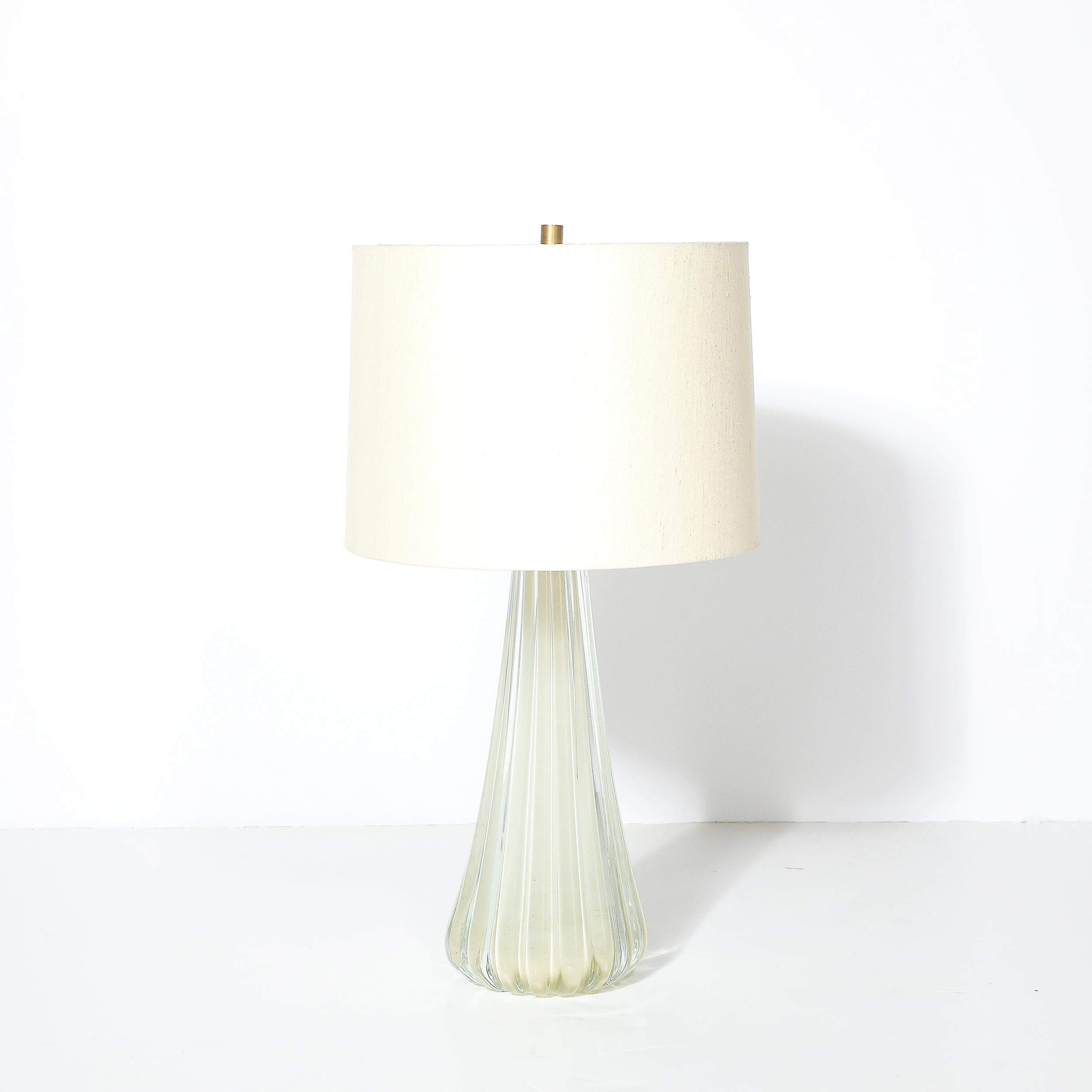 Modernist Hand-Blown Fluted Oyster Murano Glass & Brass Table Lamps In New Condition For Sale In New York, NY