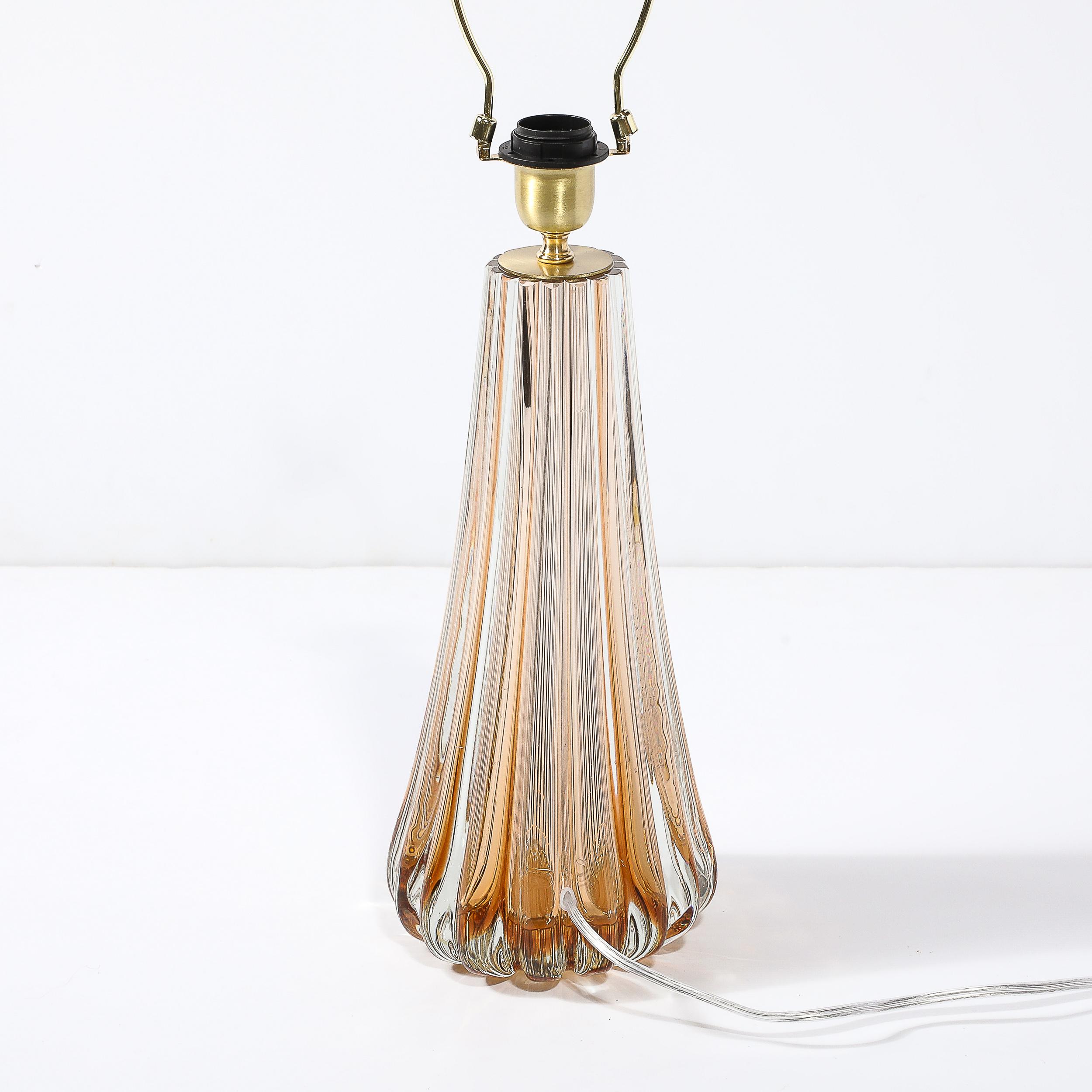 Modernistische mundgeblasene geriffelte Bernstein Murano Glas & Messing Tischlampen im Angebot 3