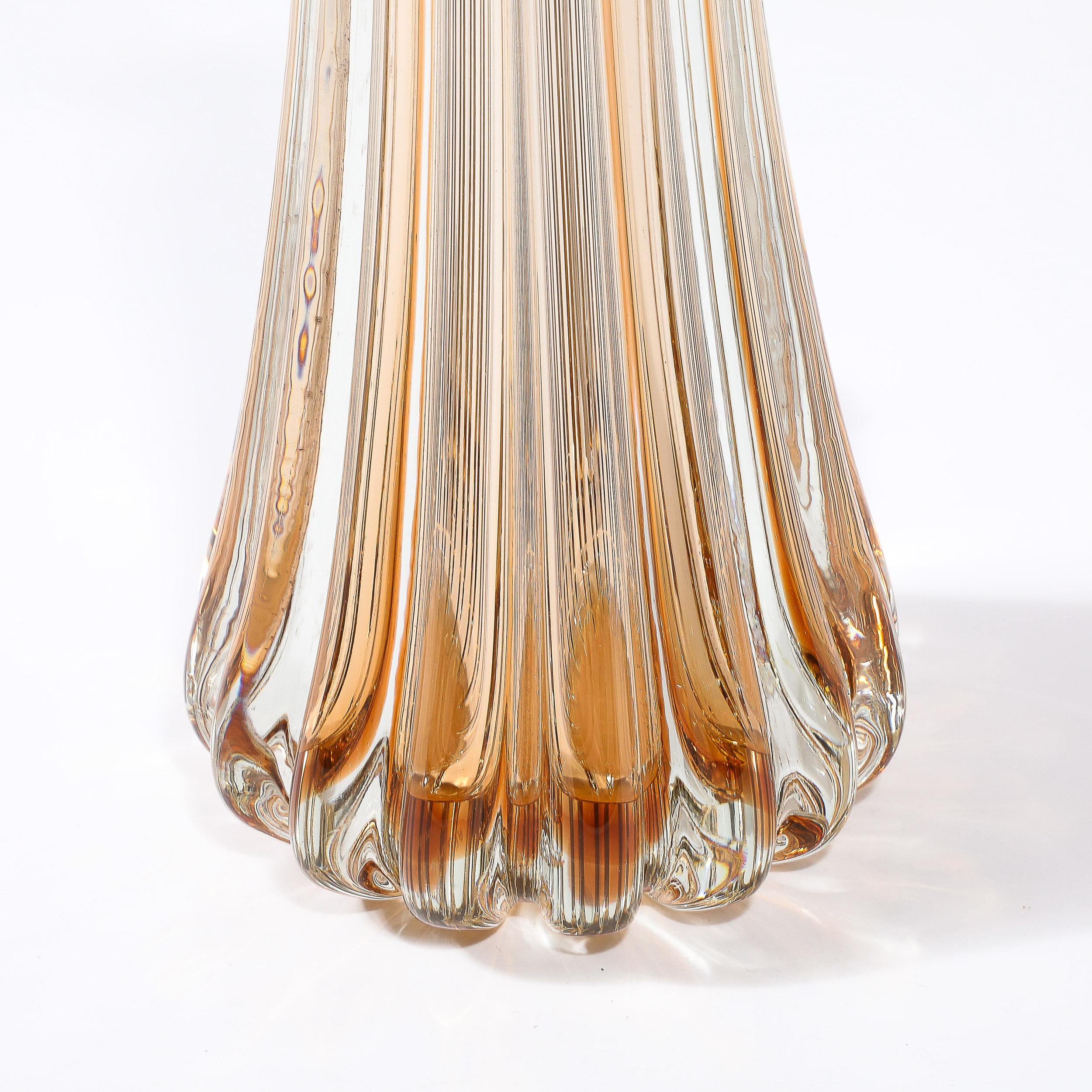 Modernistische mundgeblasene geriffelte Bernstein Murano Glas & Messing Tischlampen (21. Jahrhundert und zeitgenössisch) im Angebot