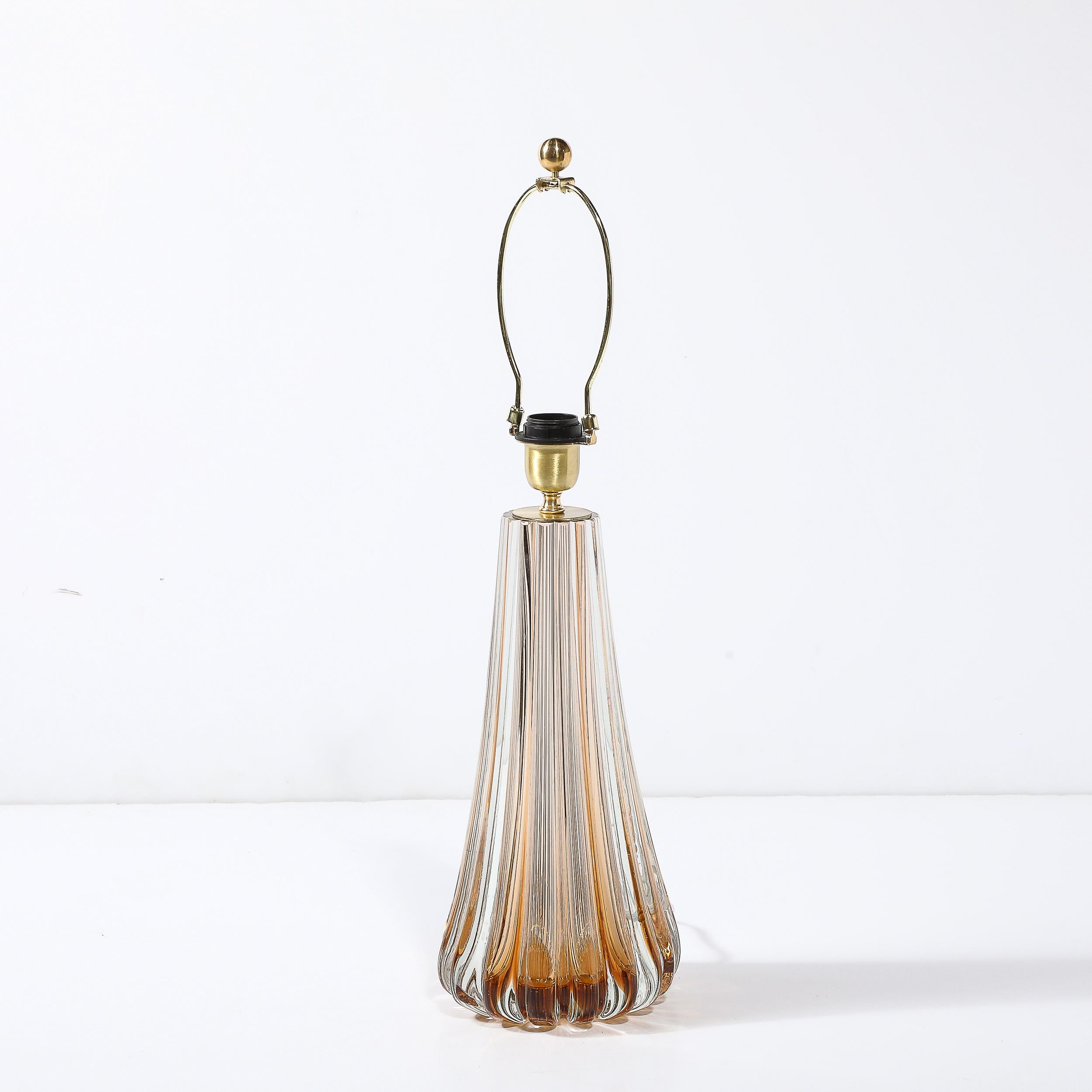 Modernistische mundgeblasene geriffelte Bernstein Murano Glas & Messing Tischlampen im Angebot 1
