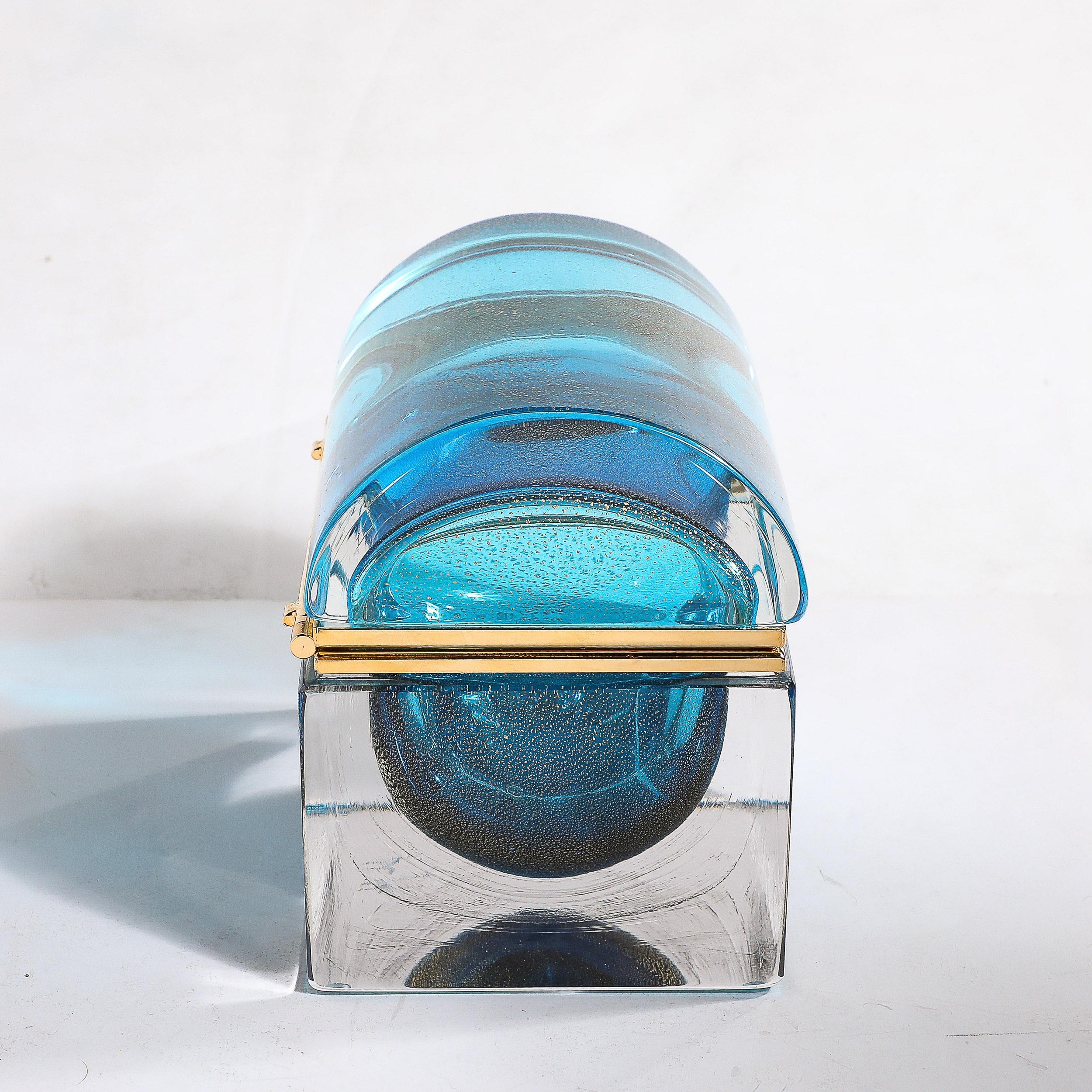 Laiton Boîte moderniste en verre de Murano soufflé à la main en aigue-marine avec touches d'or 24 carats en vente