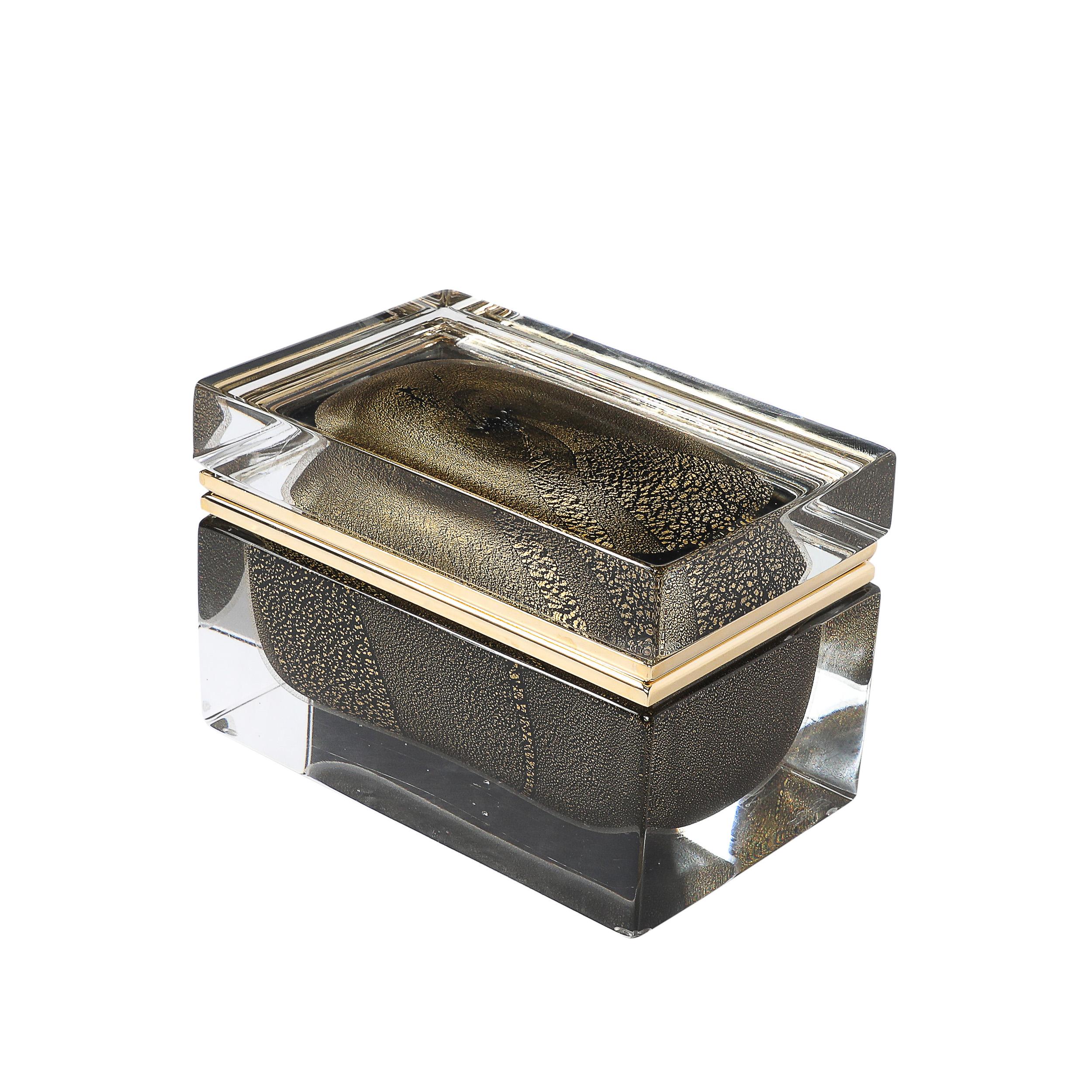 Moderne Boîte moderniste en verre de Murano soufflé à la main en noir avec mouchetures en or 24 carats et laiton en vente