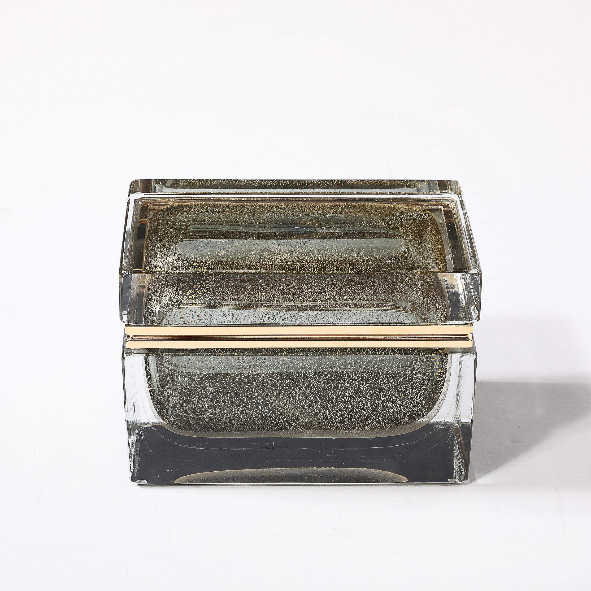 Boîte moderniste en verre de Murano soufflé à la main en vert atténué avec or et laiton 24 carats en vente 5