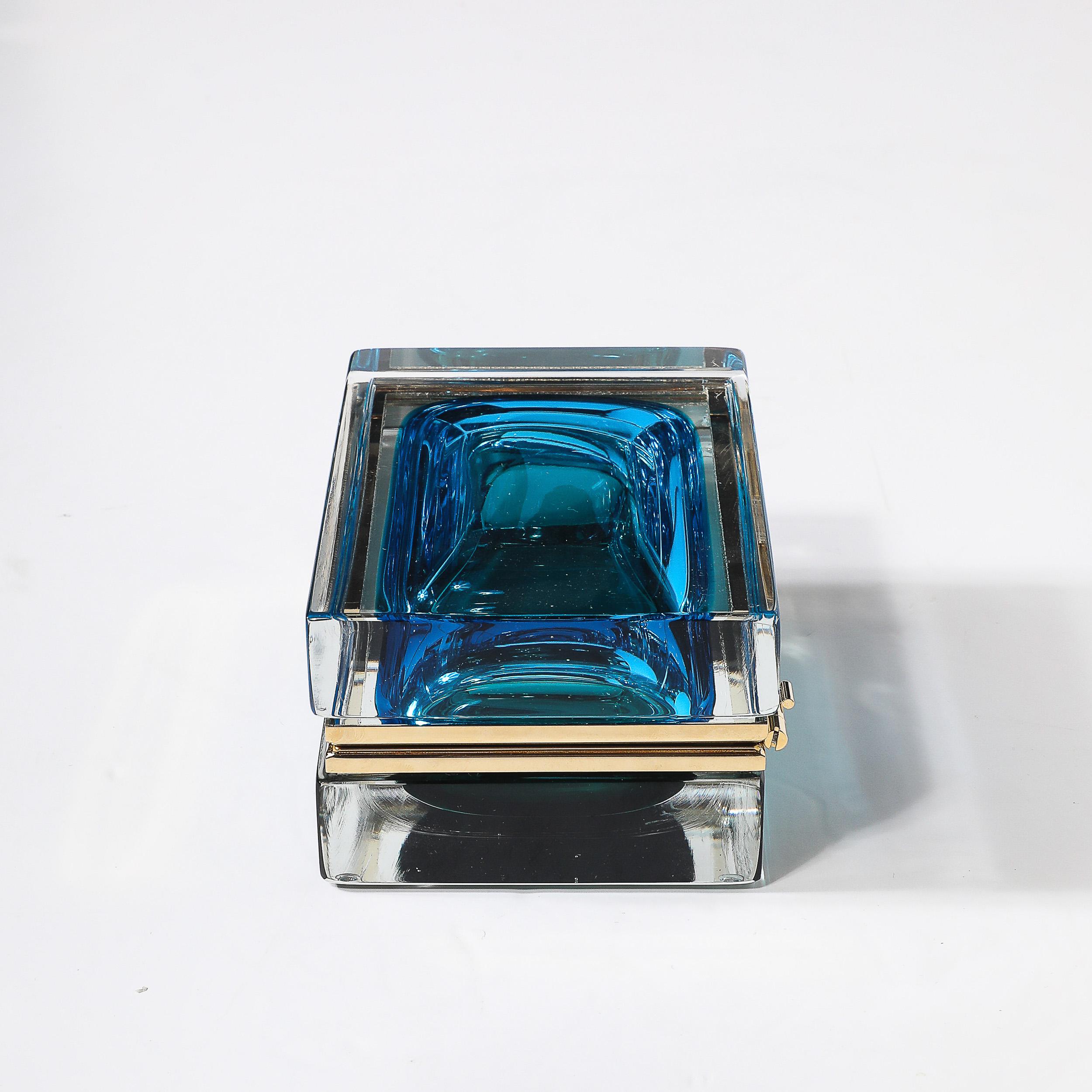 Scatola modernista in vetro di Murano soffiato a mano in Ultramarino e Ftalo con ottone lucido in vendita 3
