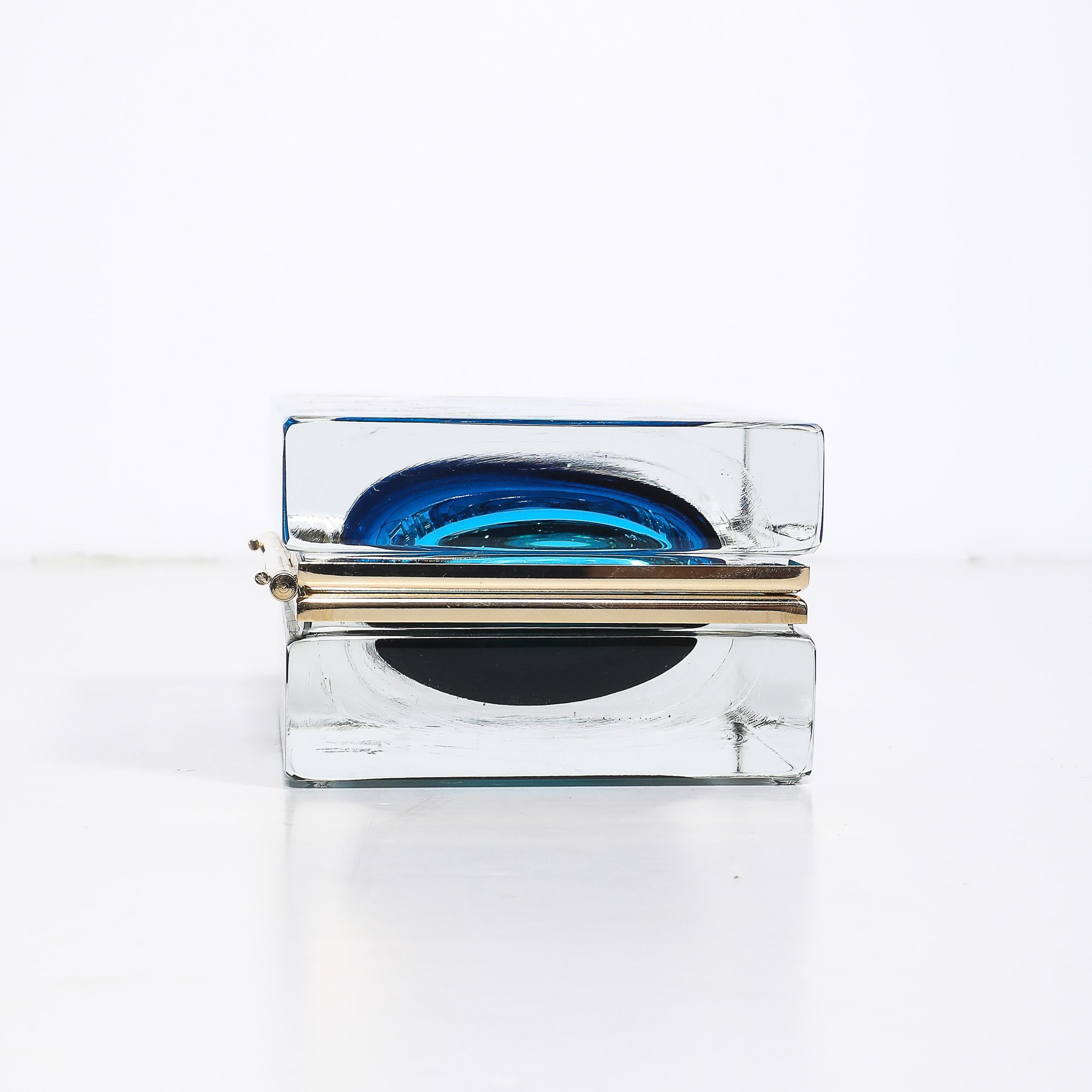 Scatola modernista in vetro di Murano soffiato a mano in Ultramarino e Ftalo con ottone lucido In condizioni Nuovo in vendita a New York, NY