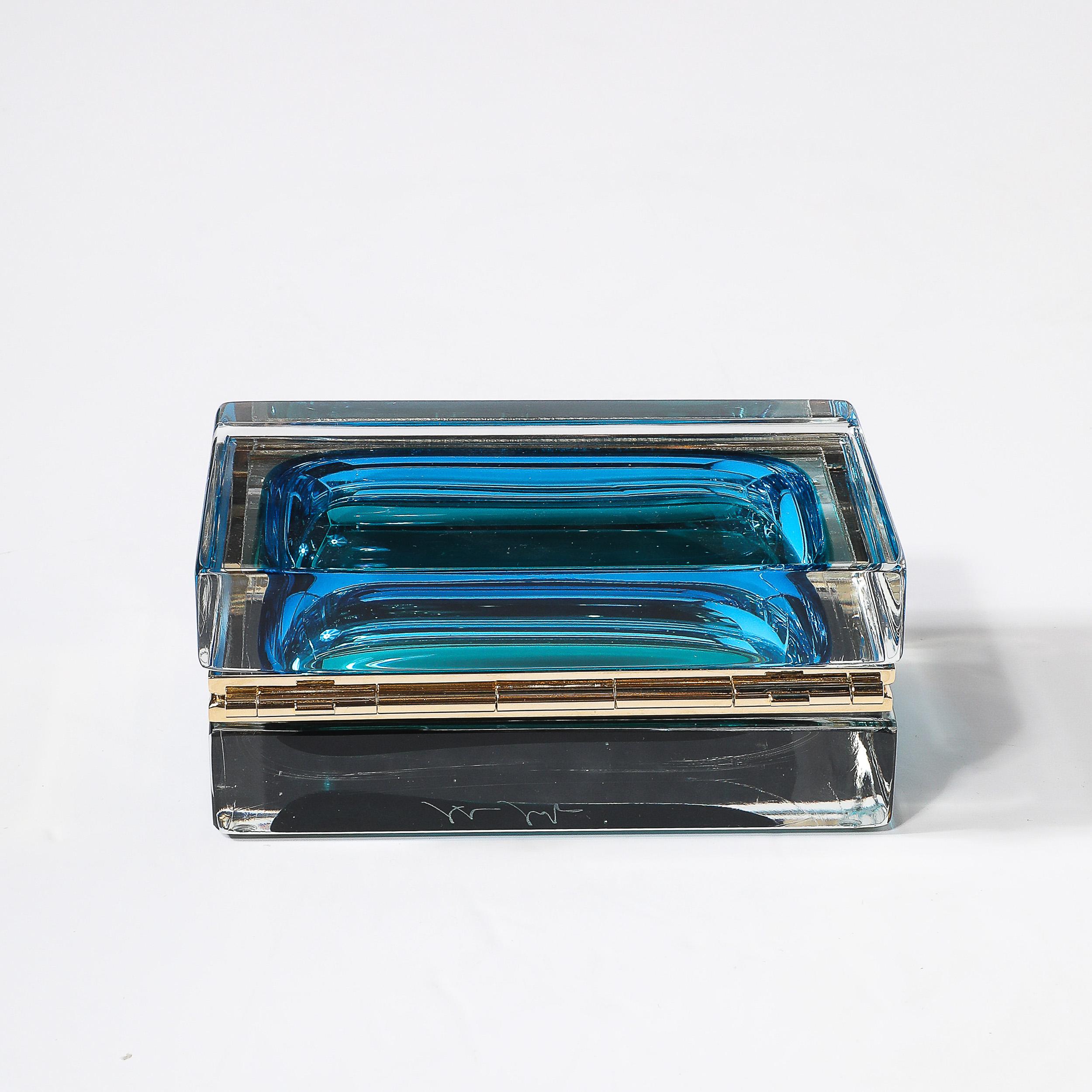 Scatola modernista in vetro di Murano soffiato a mano in Ultramarino e Ftalo con ottone lucido in vendita 2