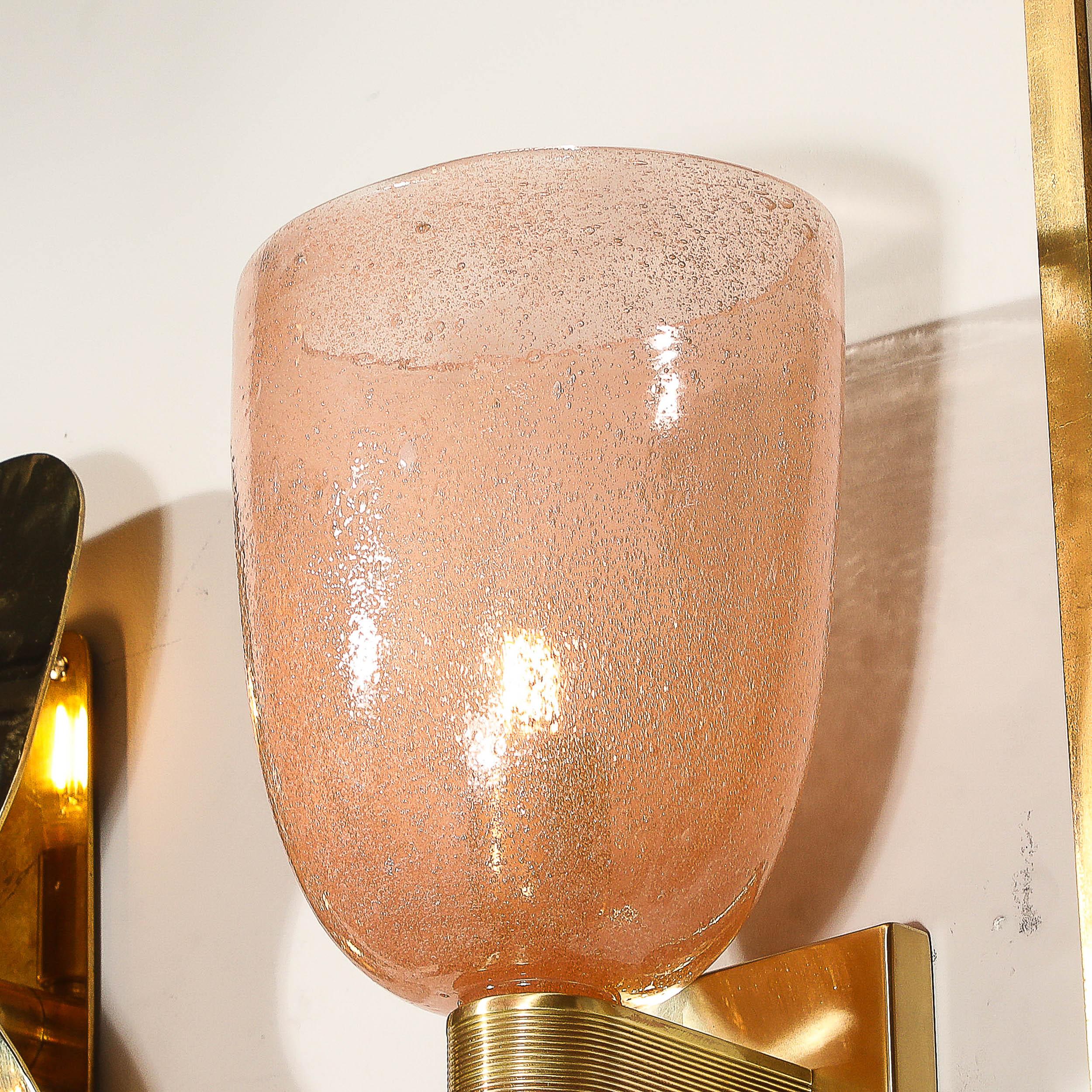 Modernistische Wandleuchter aus mundgeblasenem Murano-Glas Pulegoso in Rauchrosa und Messing im Angebot 2