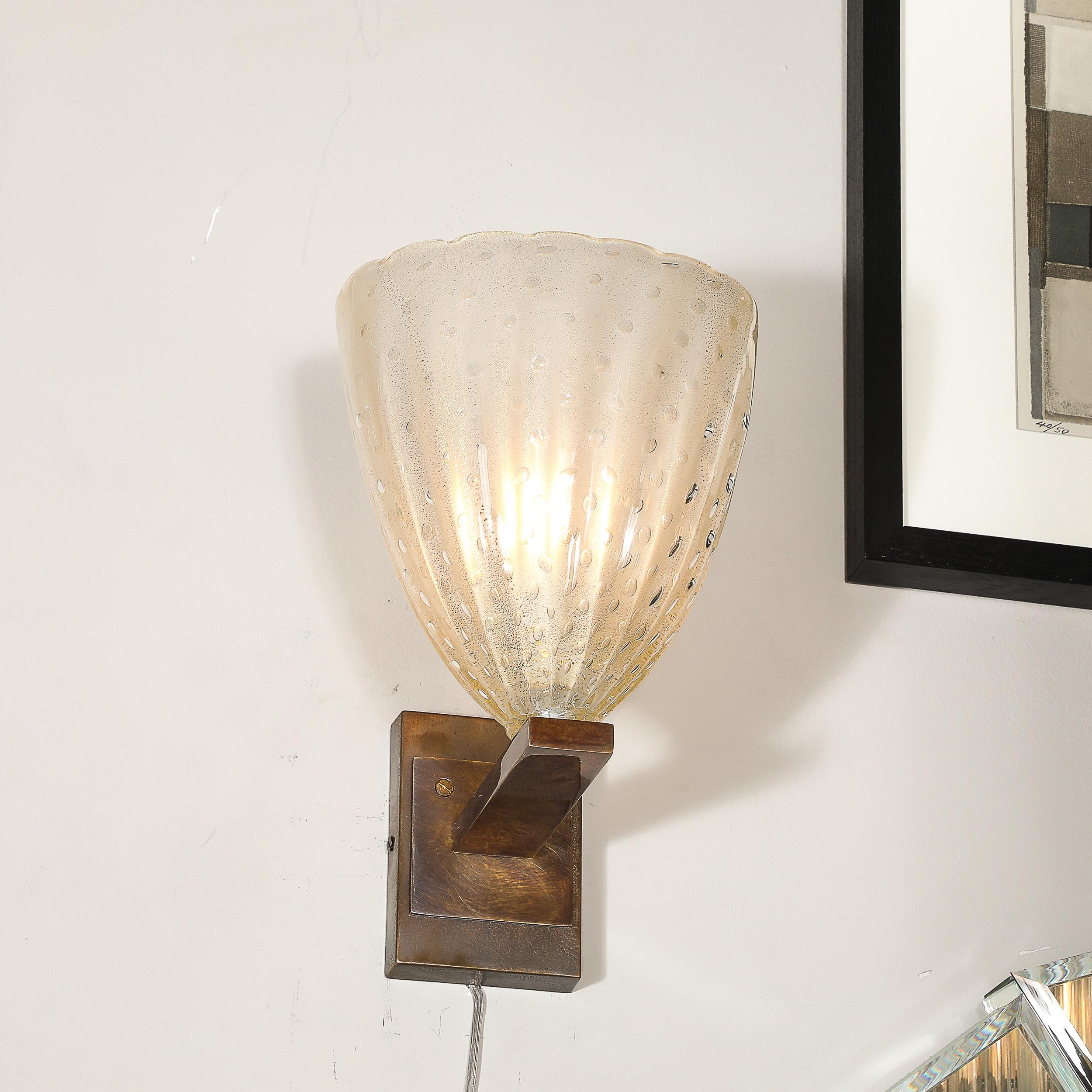Modernist Hand-Blown Murano Glass Sconces in Opalene Glass with 24 Karat Gold In condizioni ottime in vendita a New York, NY