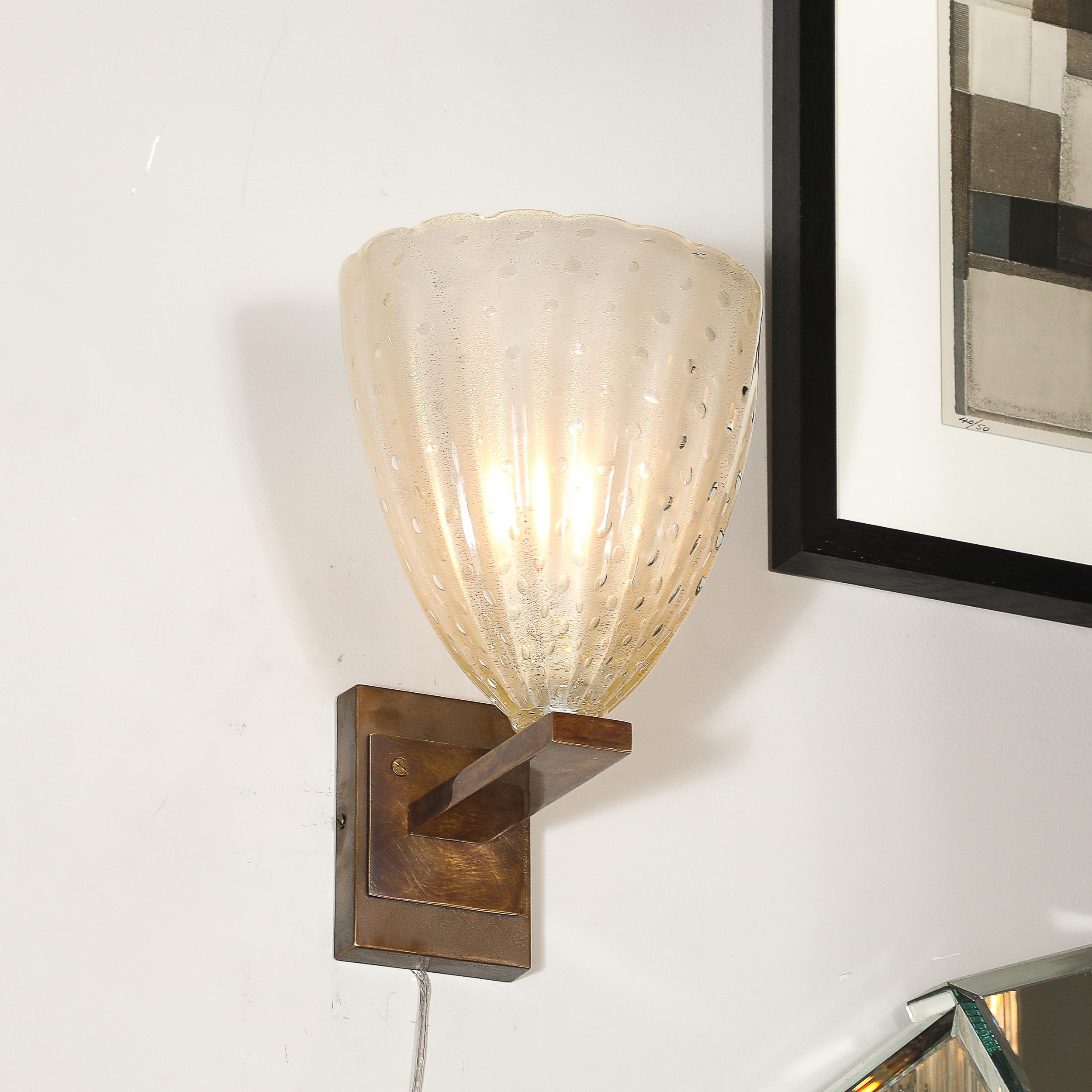 XXI secolo e contemporaneo Modernist Hand-Blown Murano Glass Sconces in Opalene Glass with 24 Karat Gold in vendita
