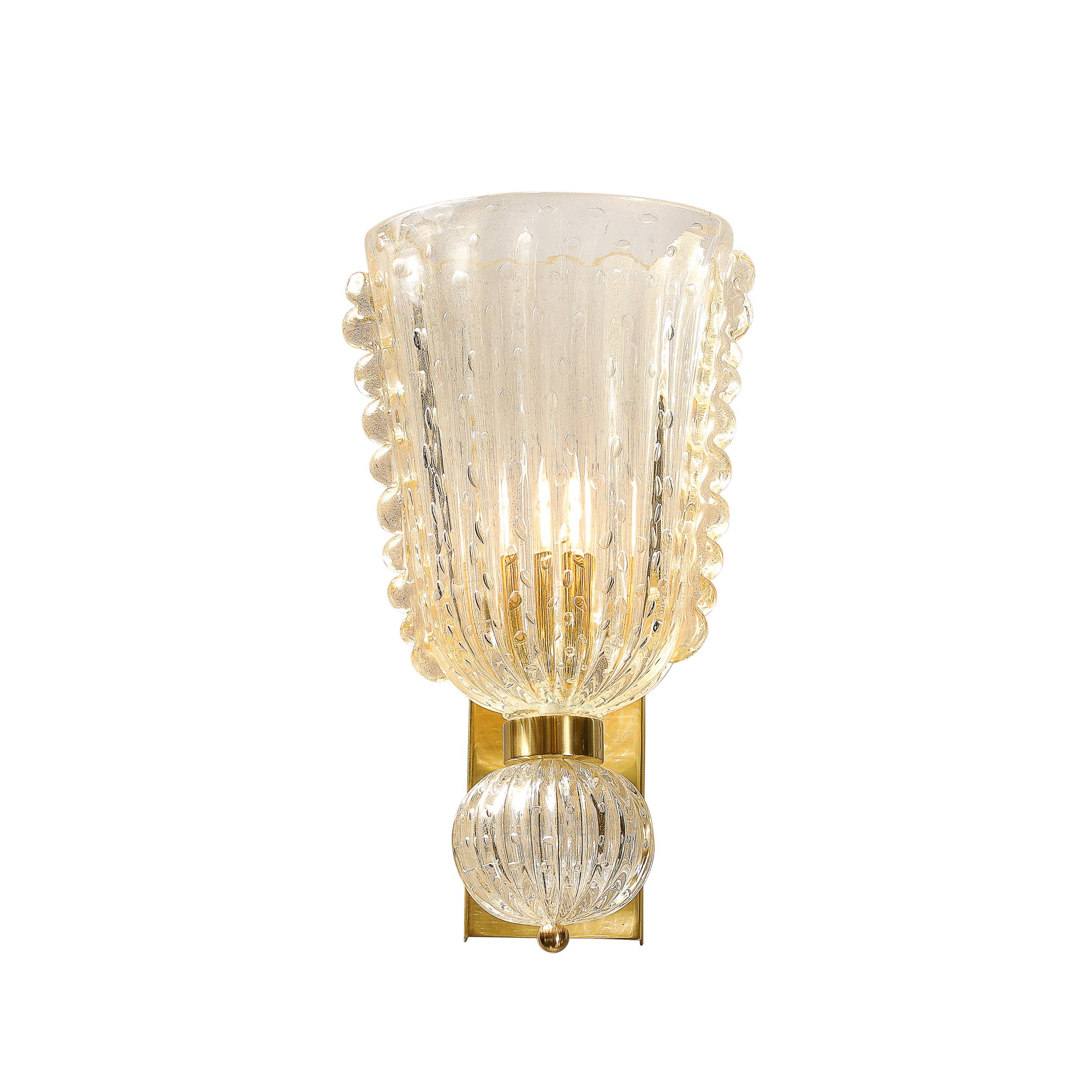 italien Appliques modernistes en verre de Murano soufflé à la main avec détails à volants et touches d'or 24 carats en vente