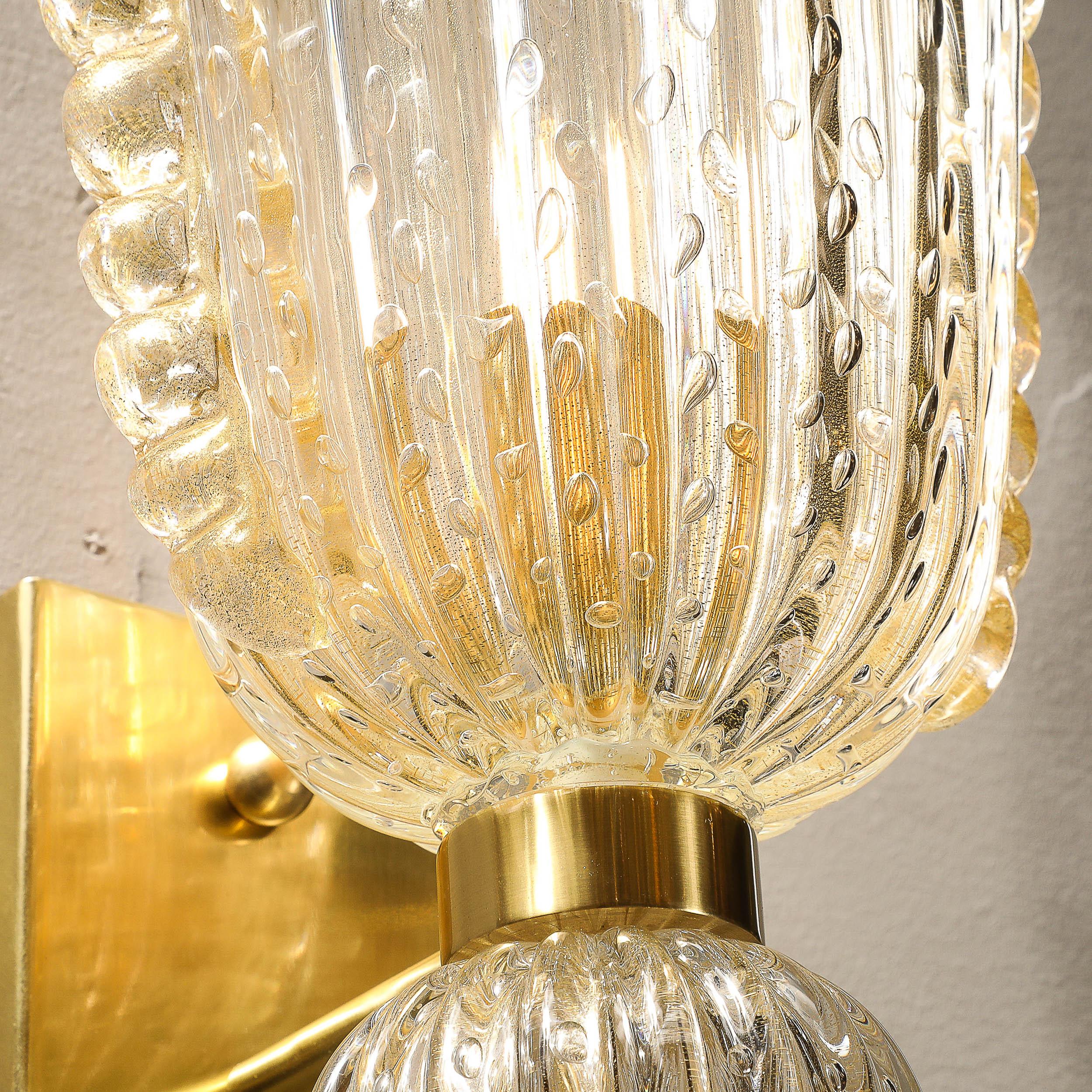 Appliques modernistes en verre de Murano soufflé à la main avec détails à volants et touches d'or 24 carats en vente 1