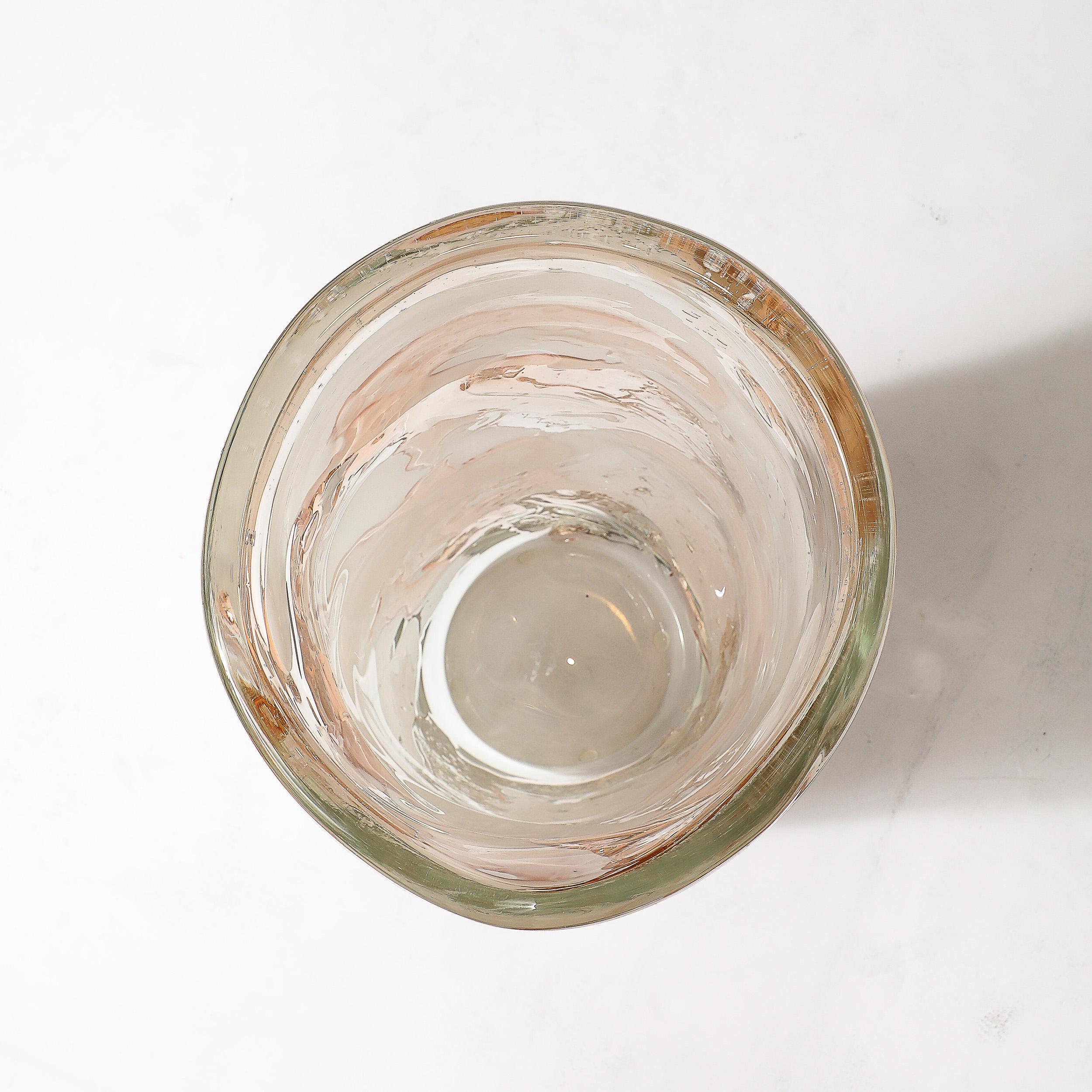 Vase moderniste en verre de Murano soufflé à la main dans des teintes abstraites et texturées de blanc et d'abricot en vente 8