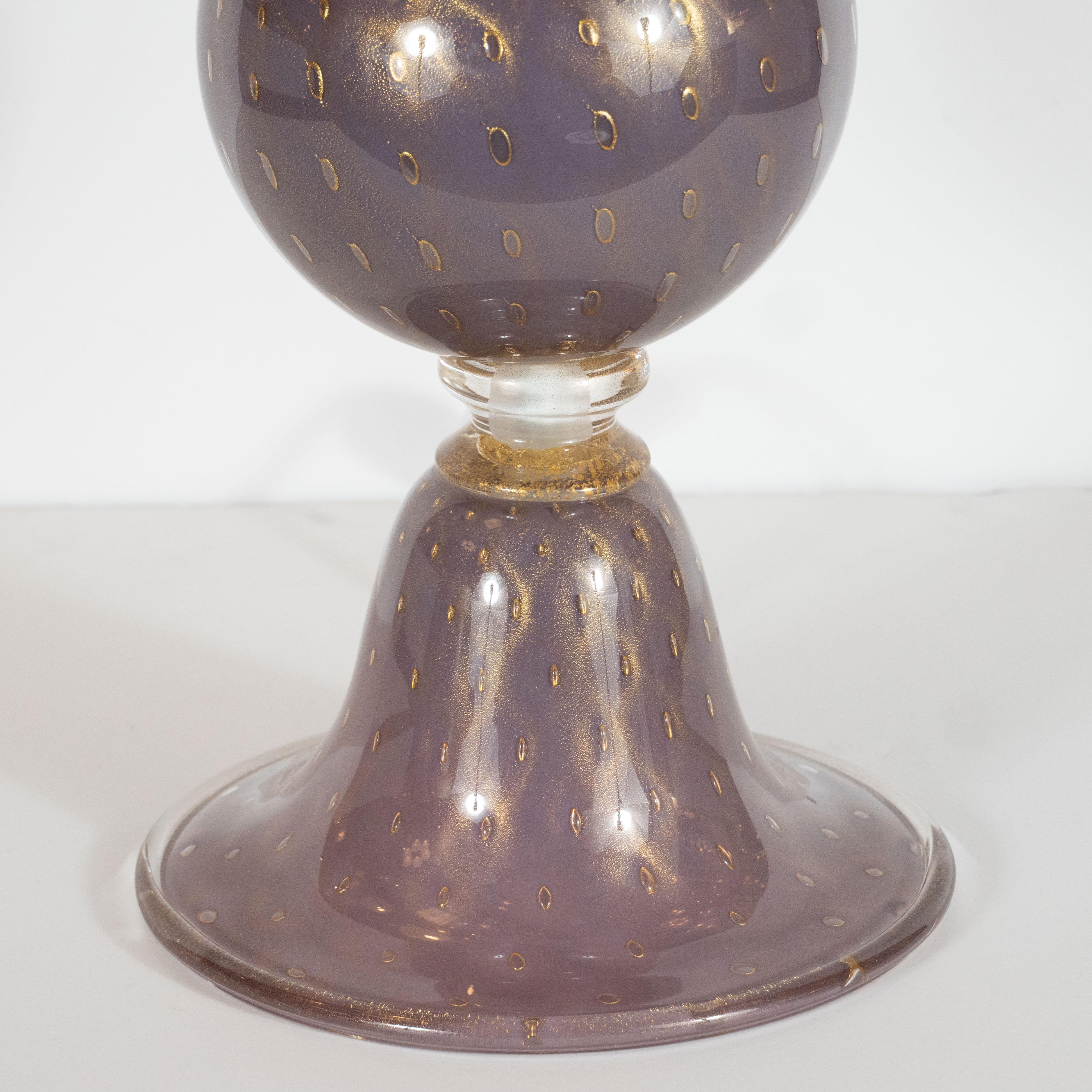 Modernistische mundgeblasene Murano-Tischlampen aus lavendelfarbenem Glas (Moderne) im Angebot